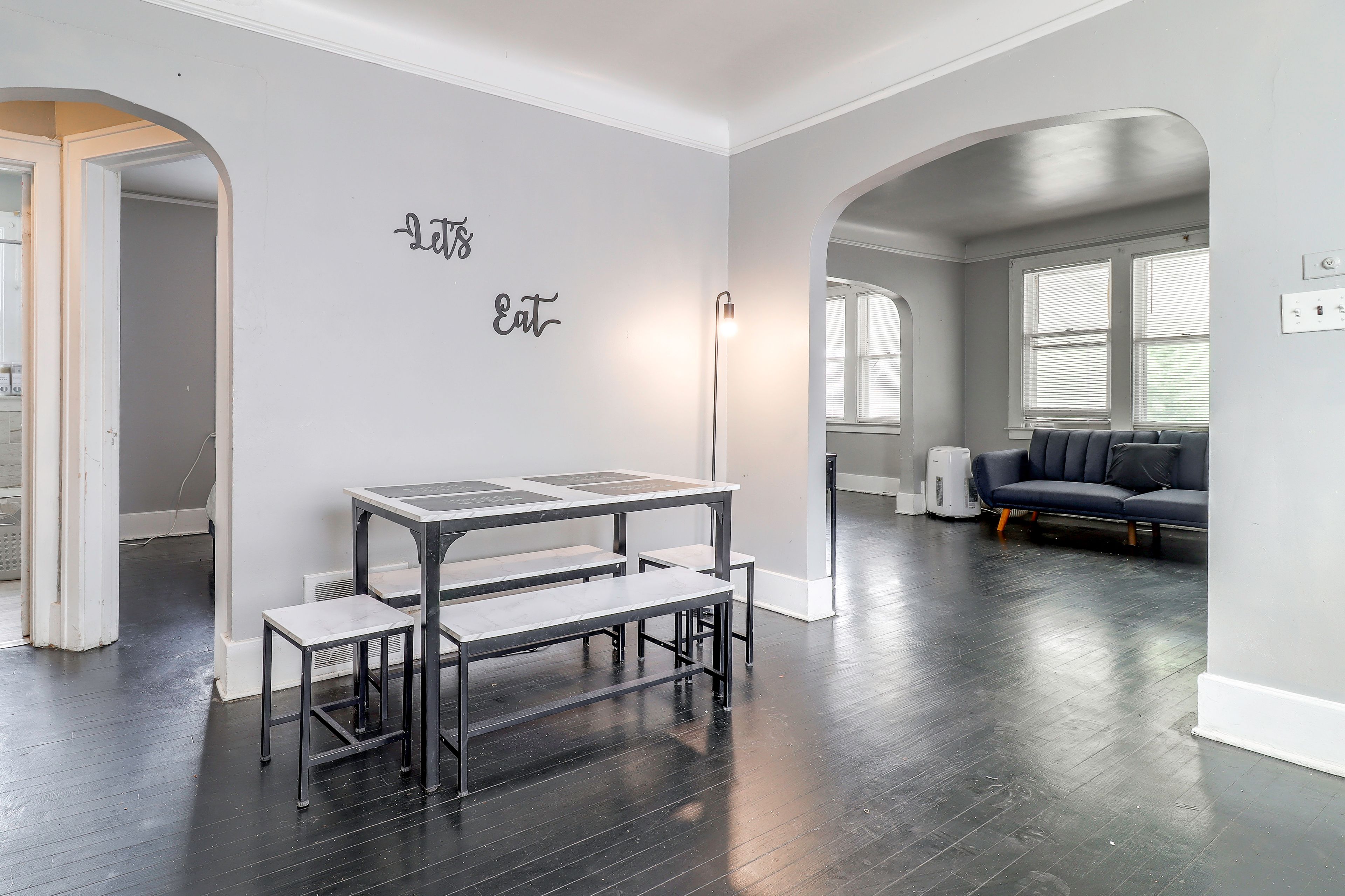 Dining Area | Dishware/Flatware Provided