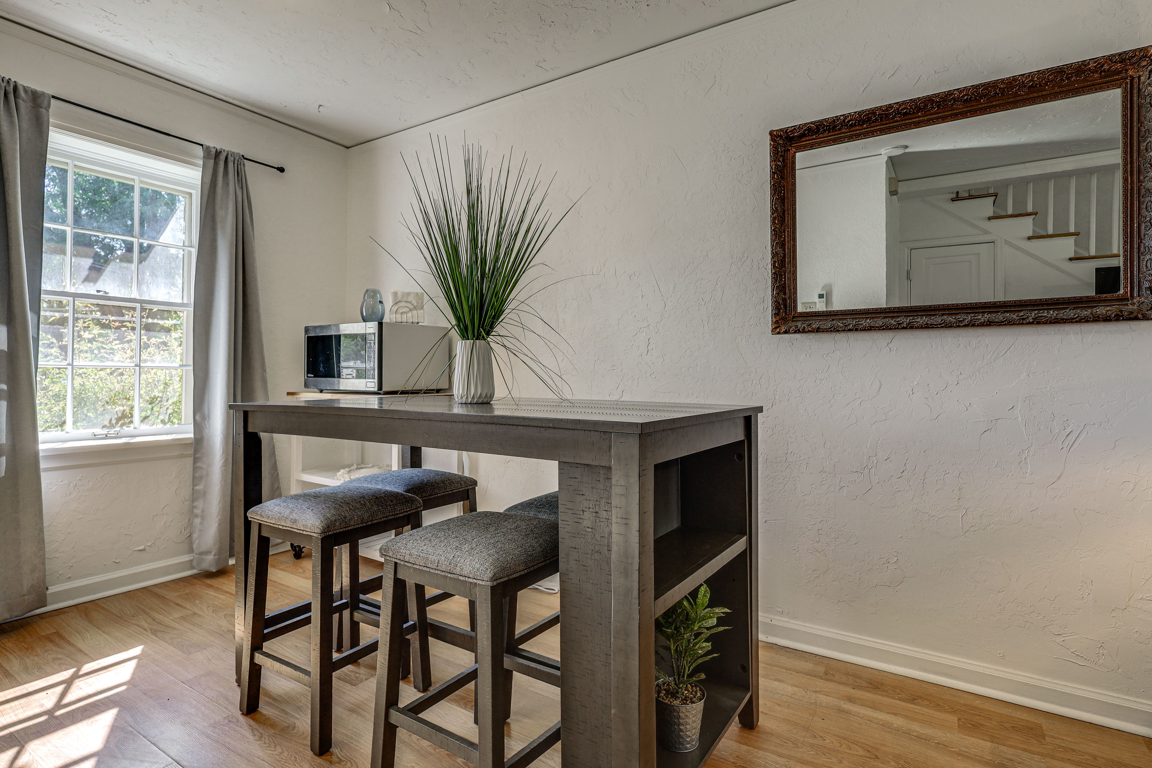 Dining Area | Open Floor Plan