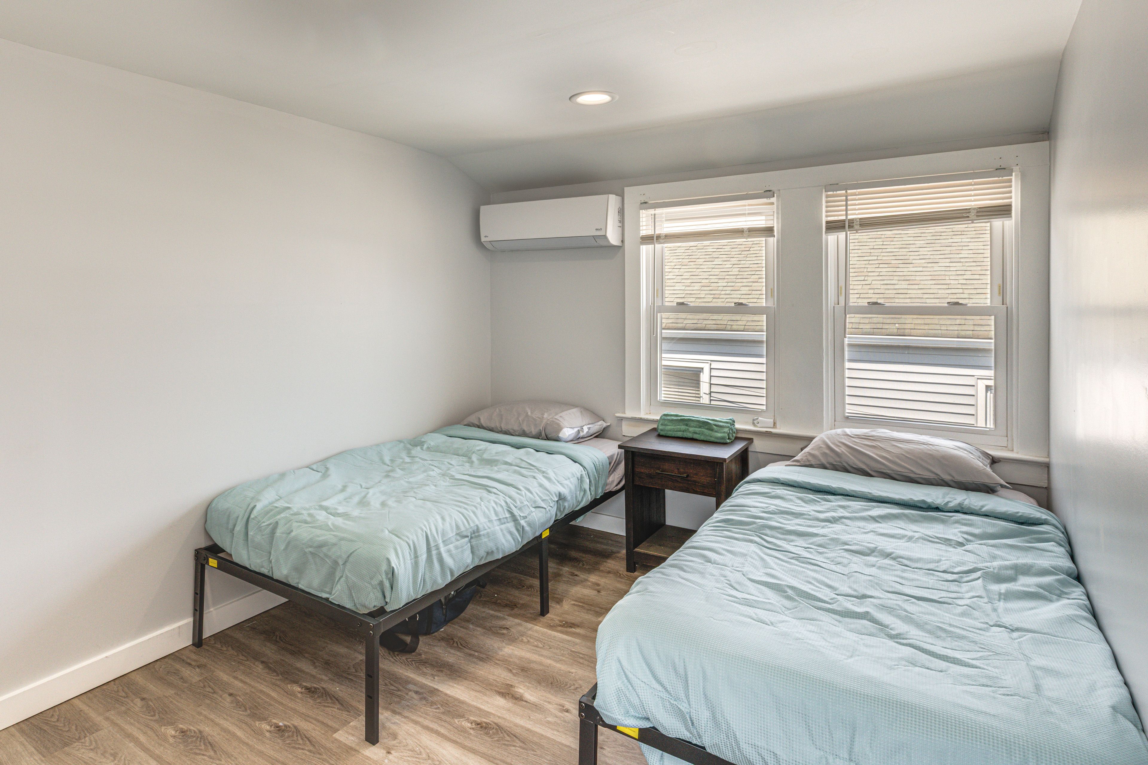 Bedroom 1 | 2 Twin Beds