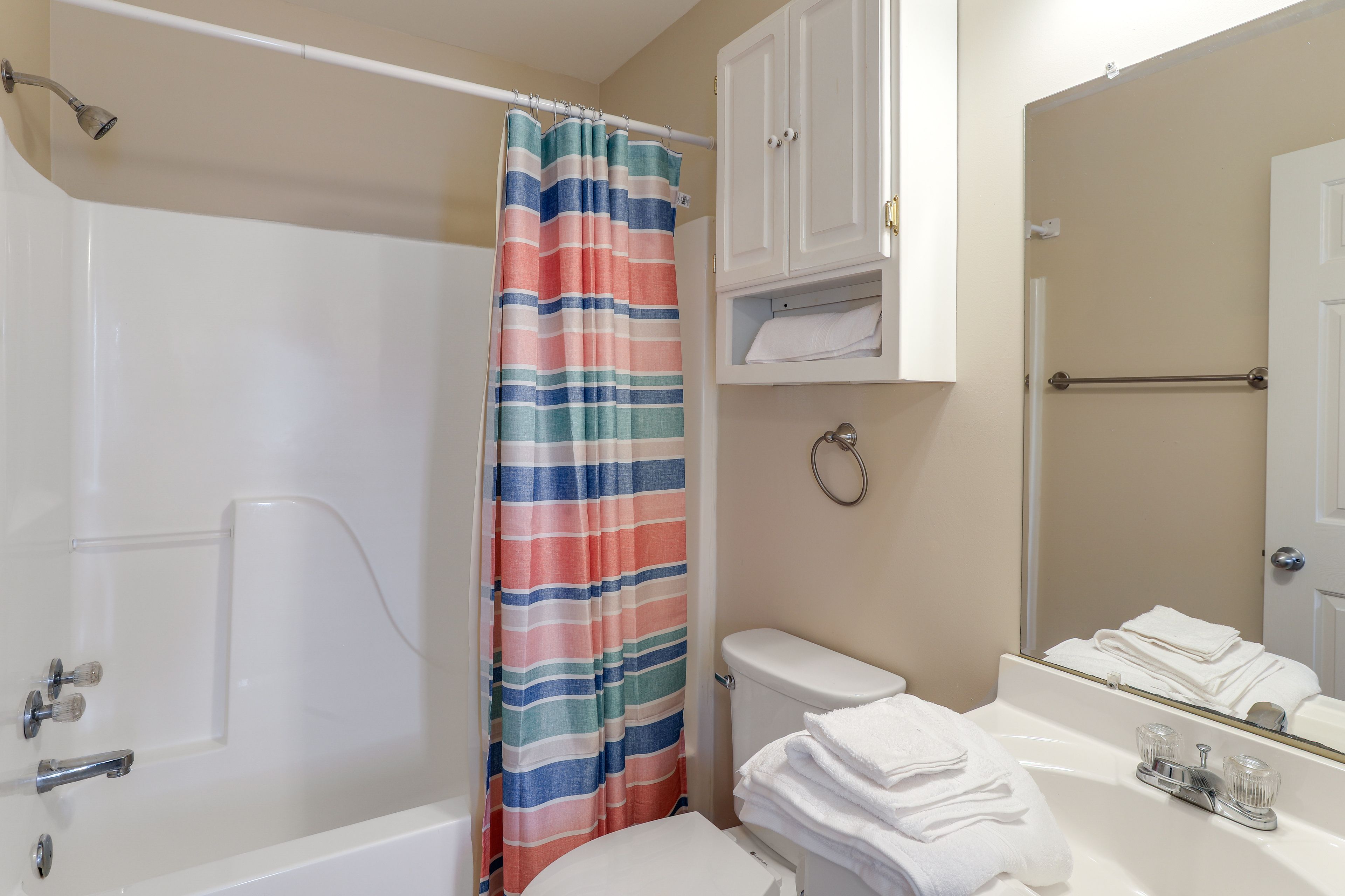 En-Suite Bathroom | 2nd Floor