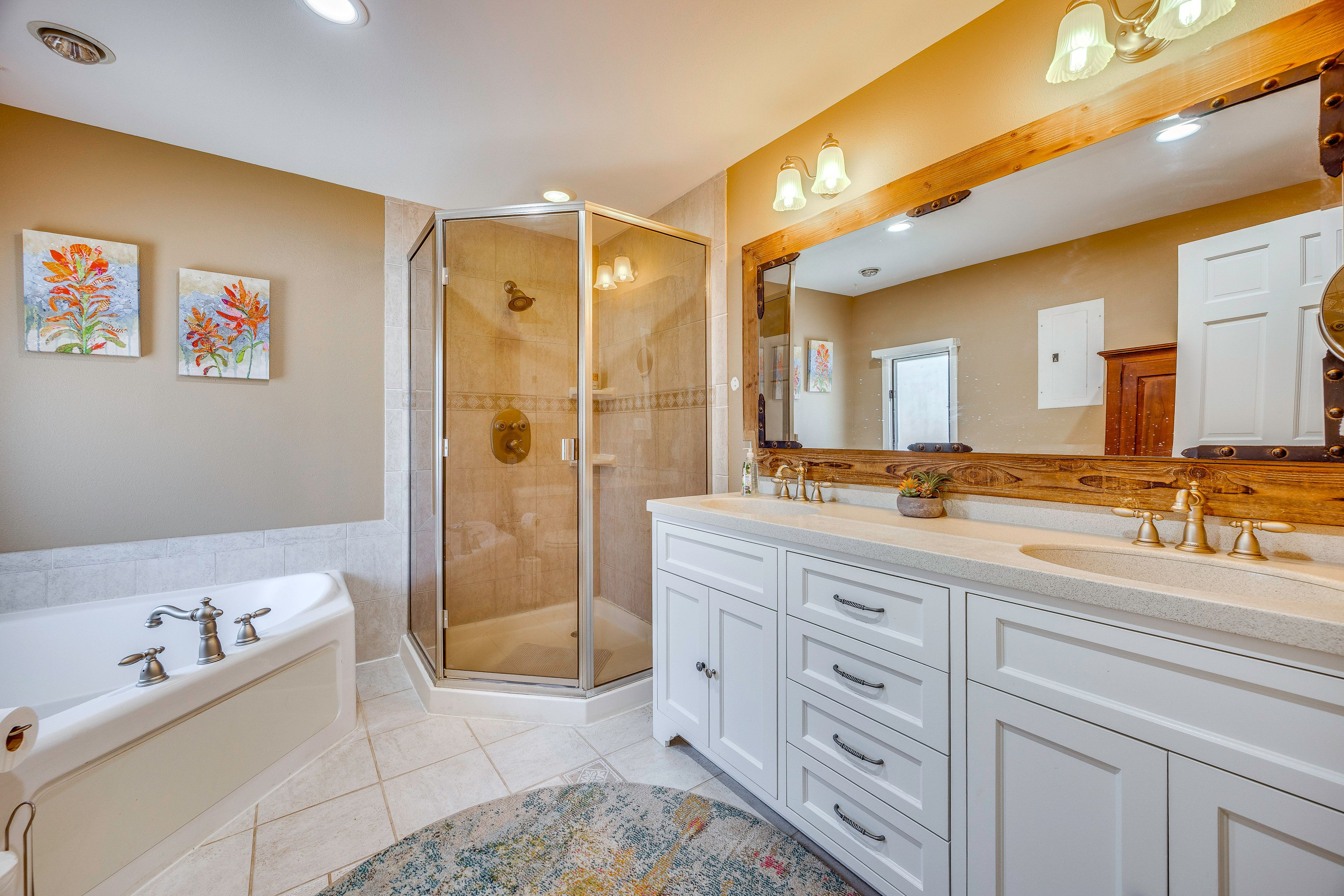 Full Bathroom | 1st Floor
