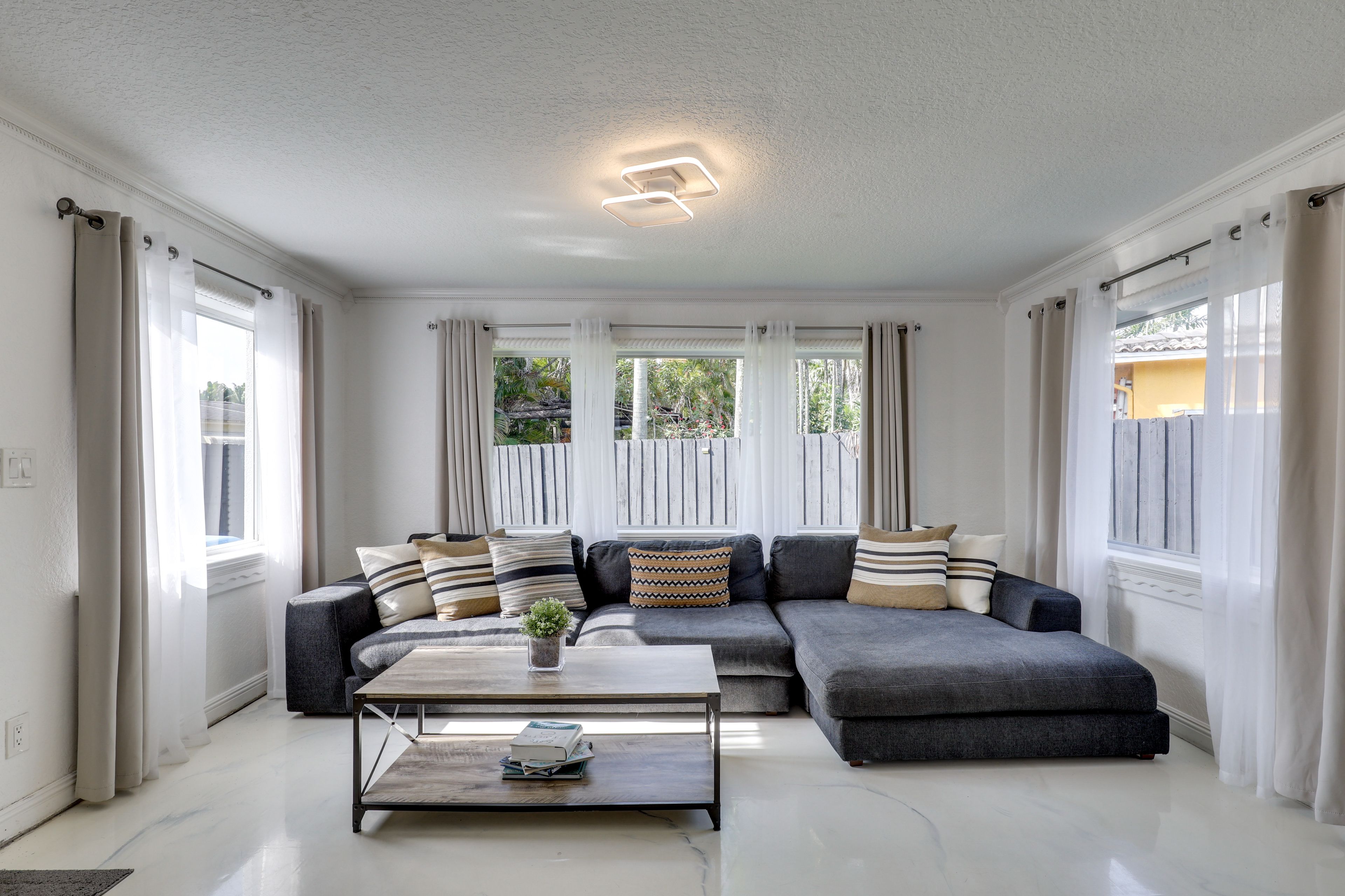 Additional Living Room