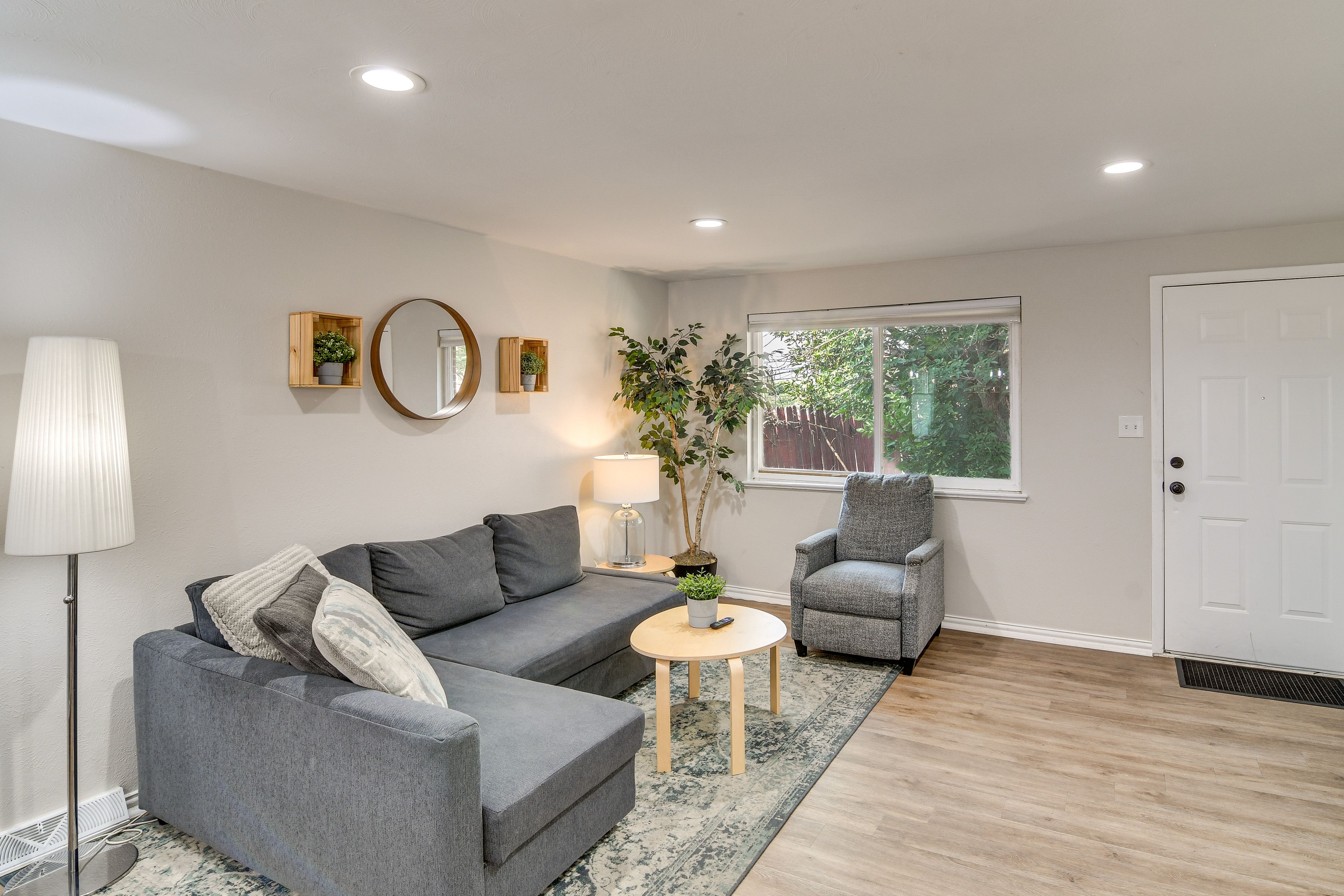 Living Room | Queen Sleeper Sofa