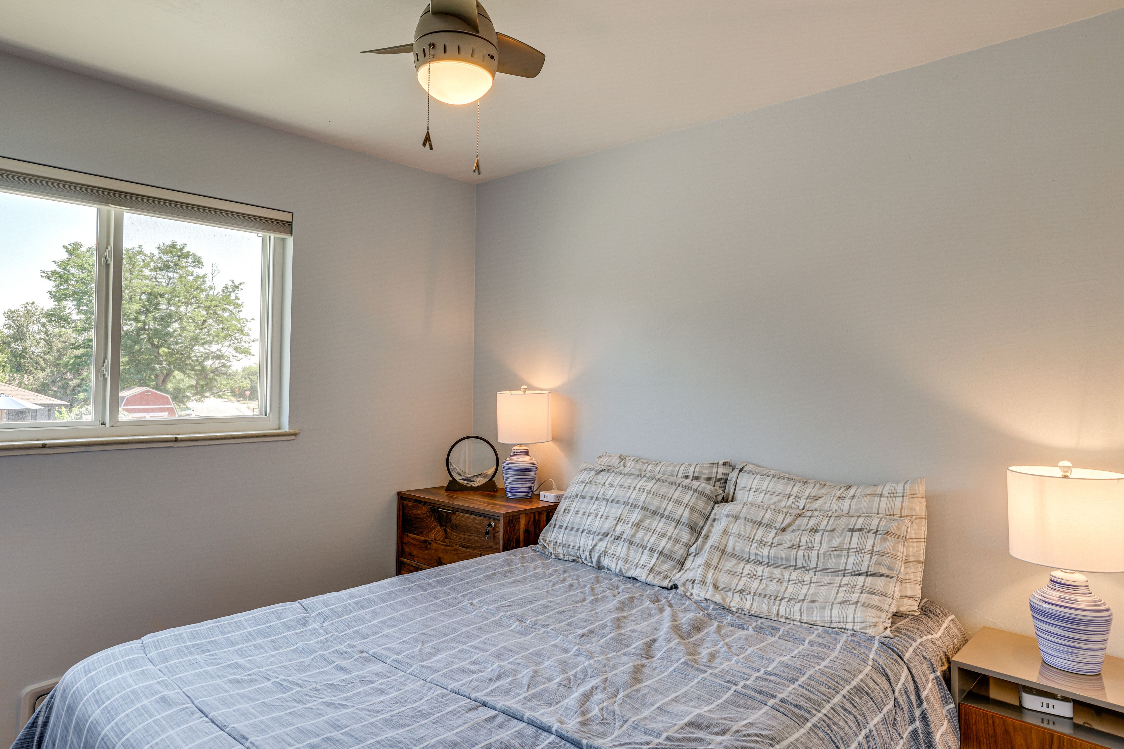 Bedroom 3 | Queen Bed