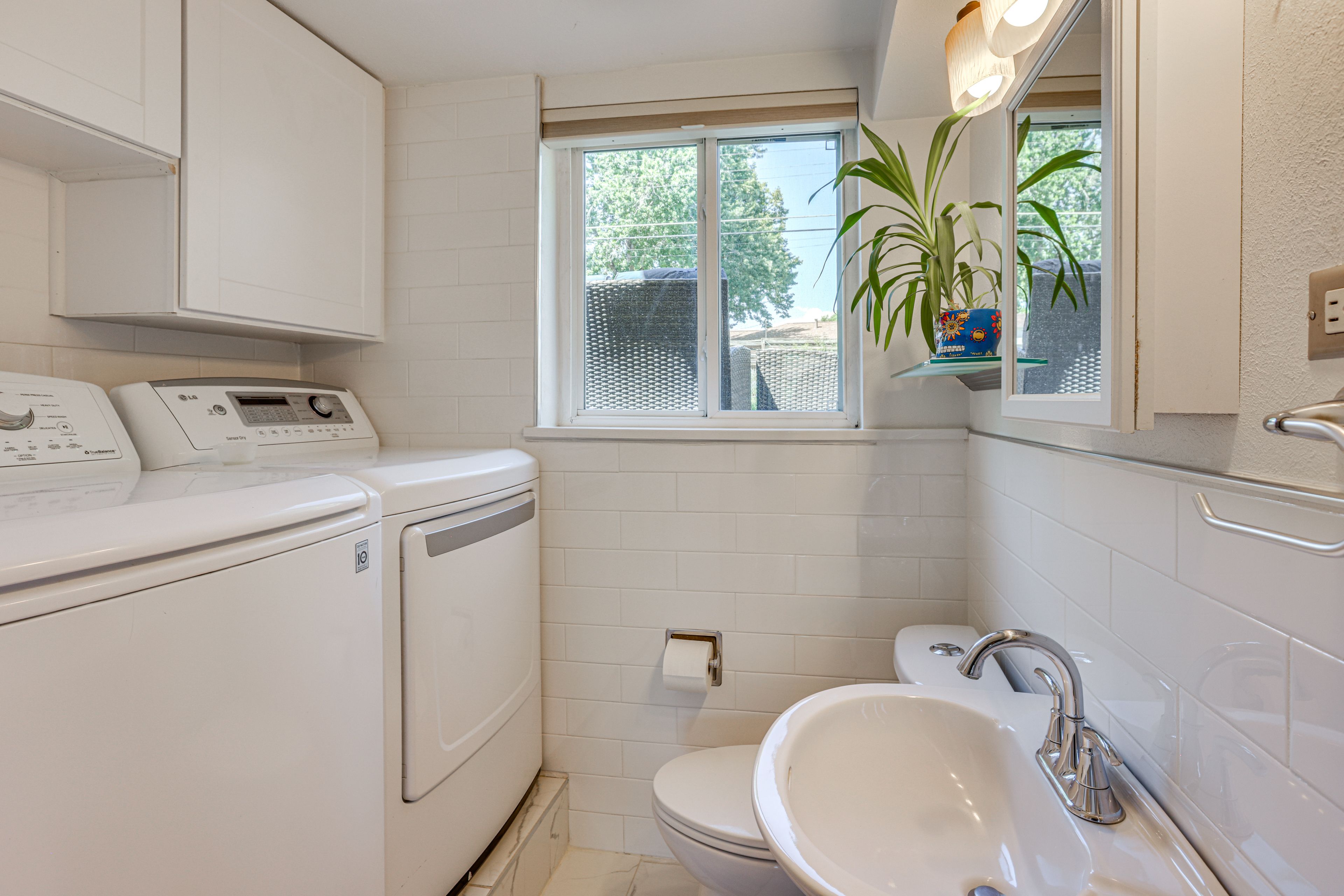 Half Bathroom | Laundry