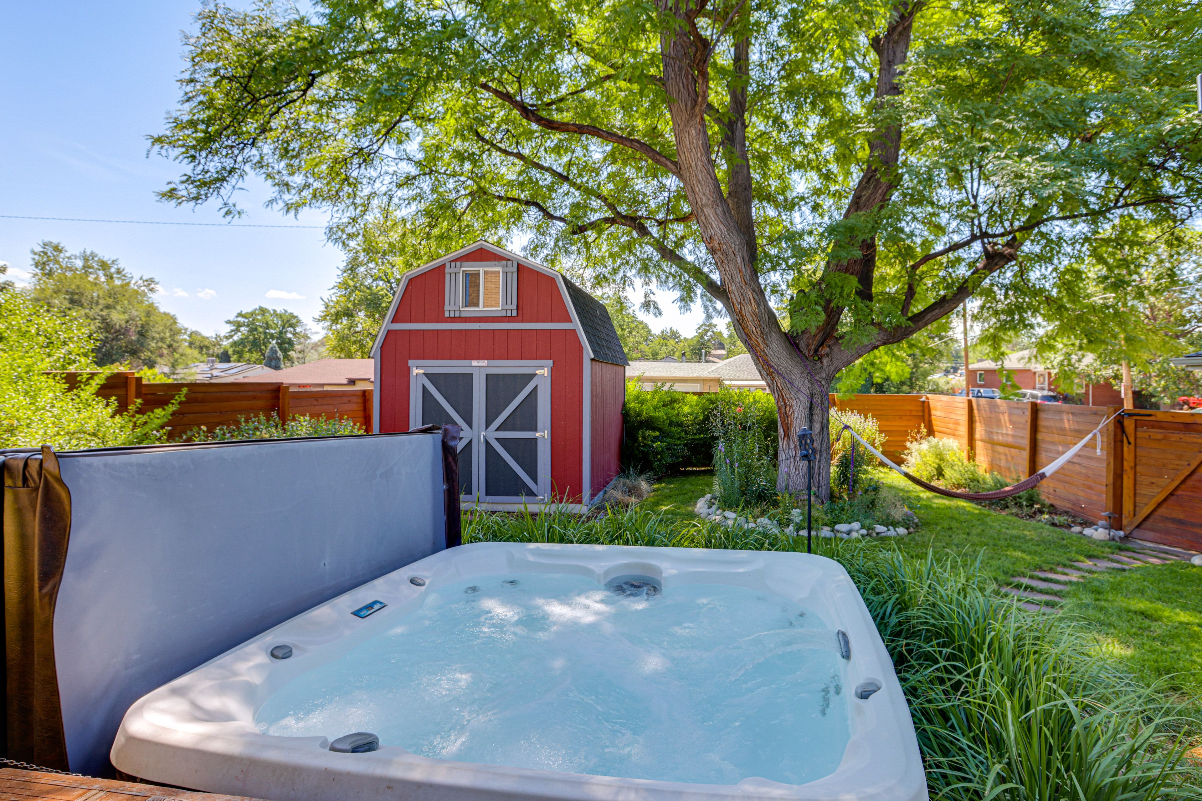 Private Hot Tub | Hammock