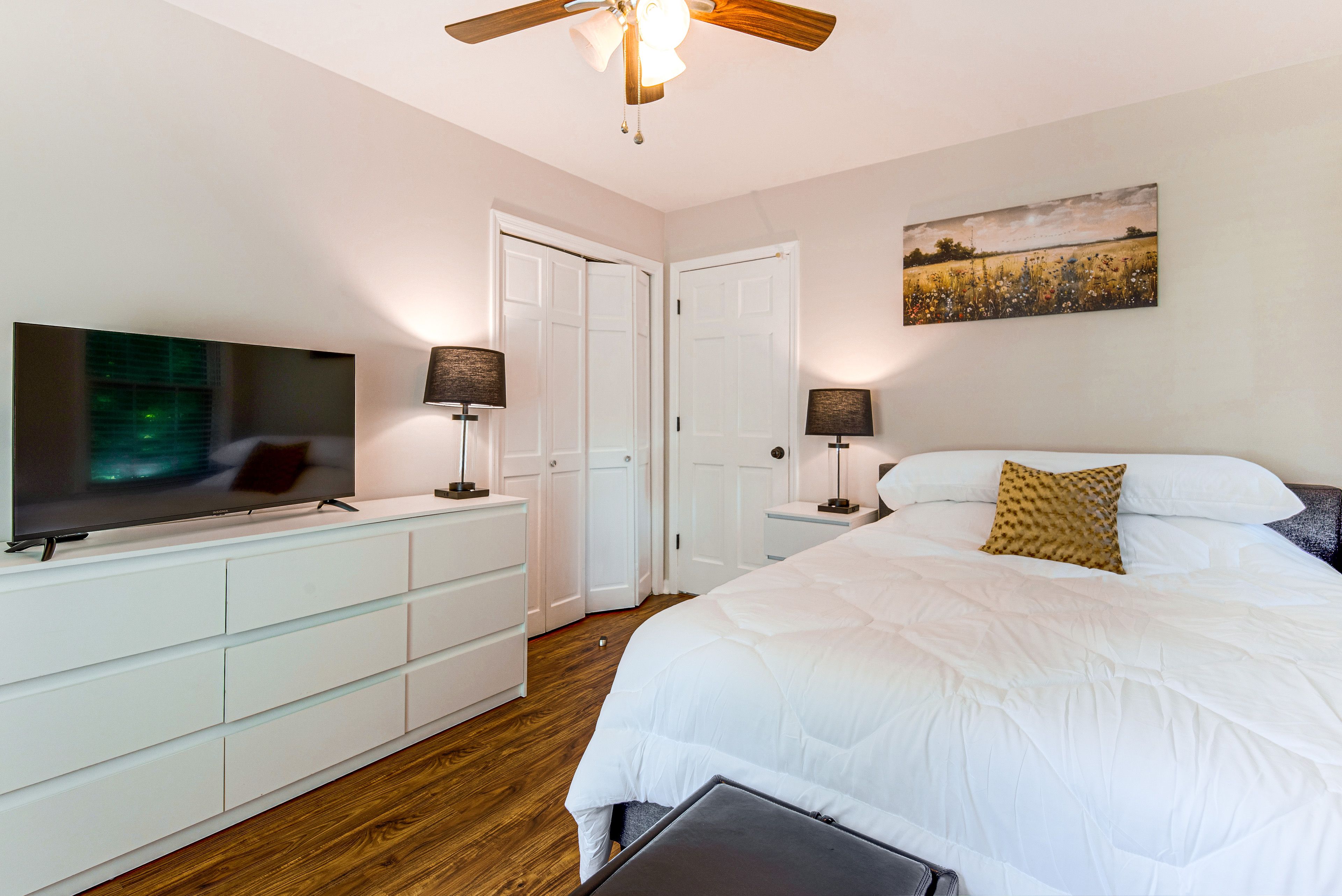 Bedroom 3 | Queen Bed