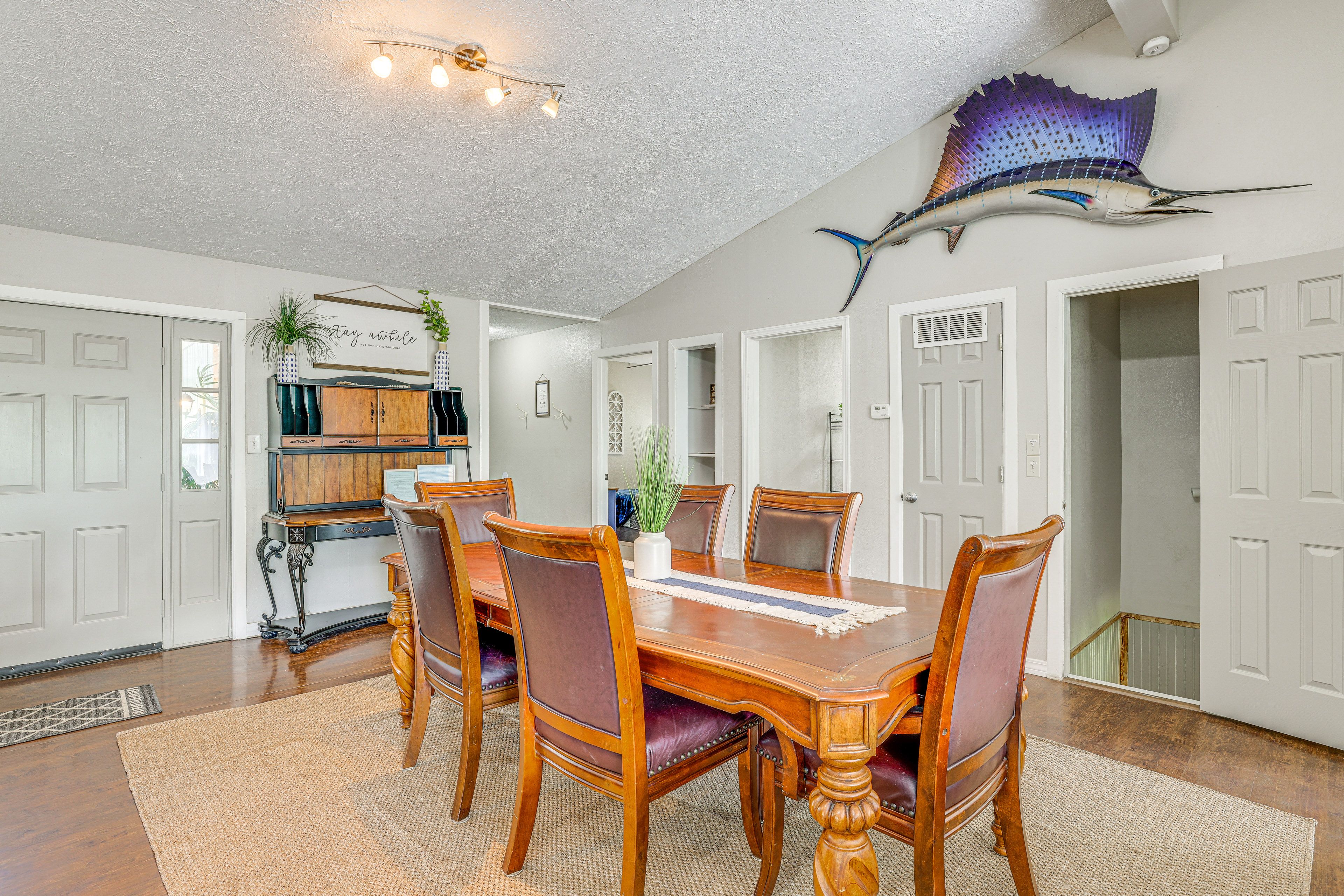 Dining Area | Main Level
