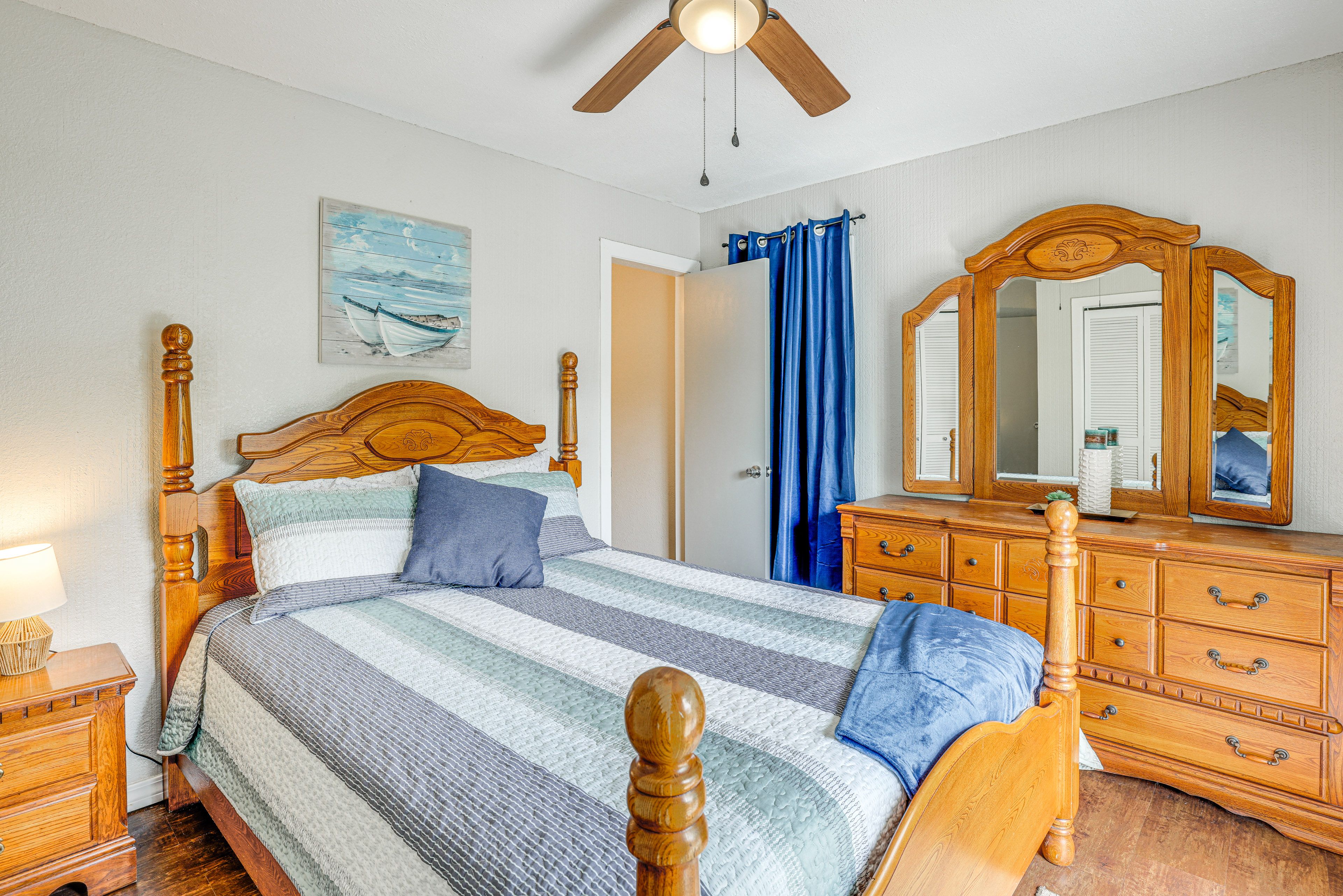 Bedroom 1 | Queen Bed | Main Level