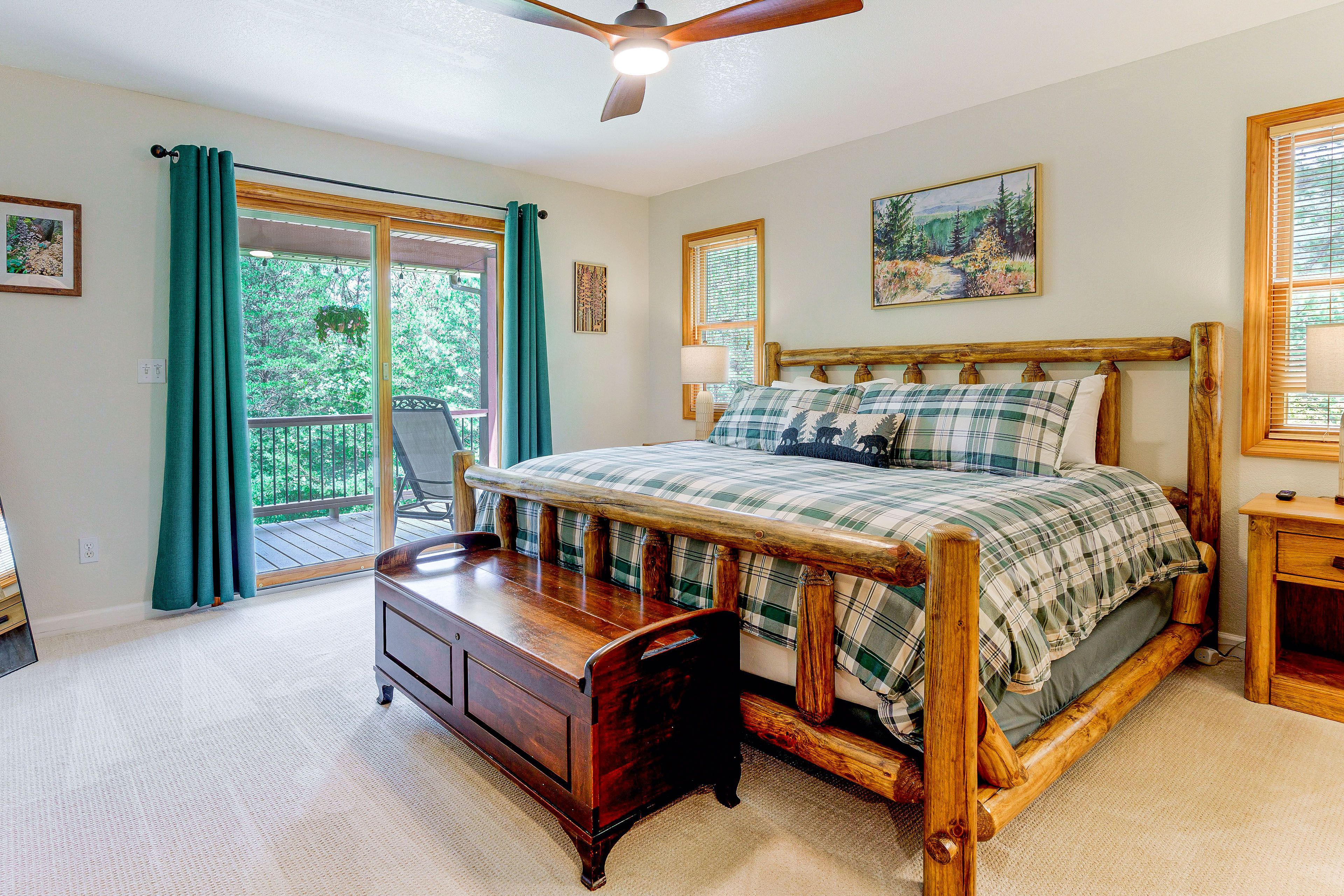 Bedroom 1 | King Bed | Smart TV | Main Level