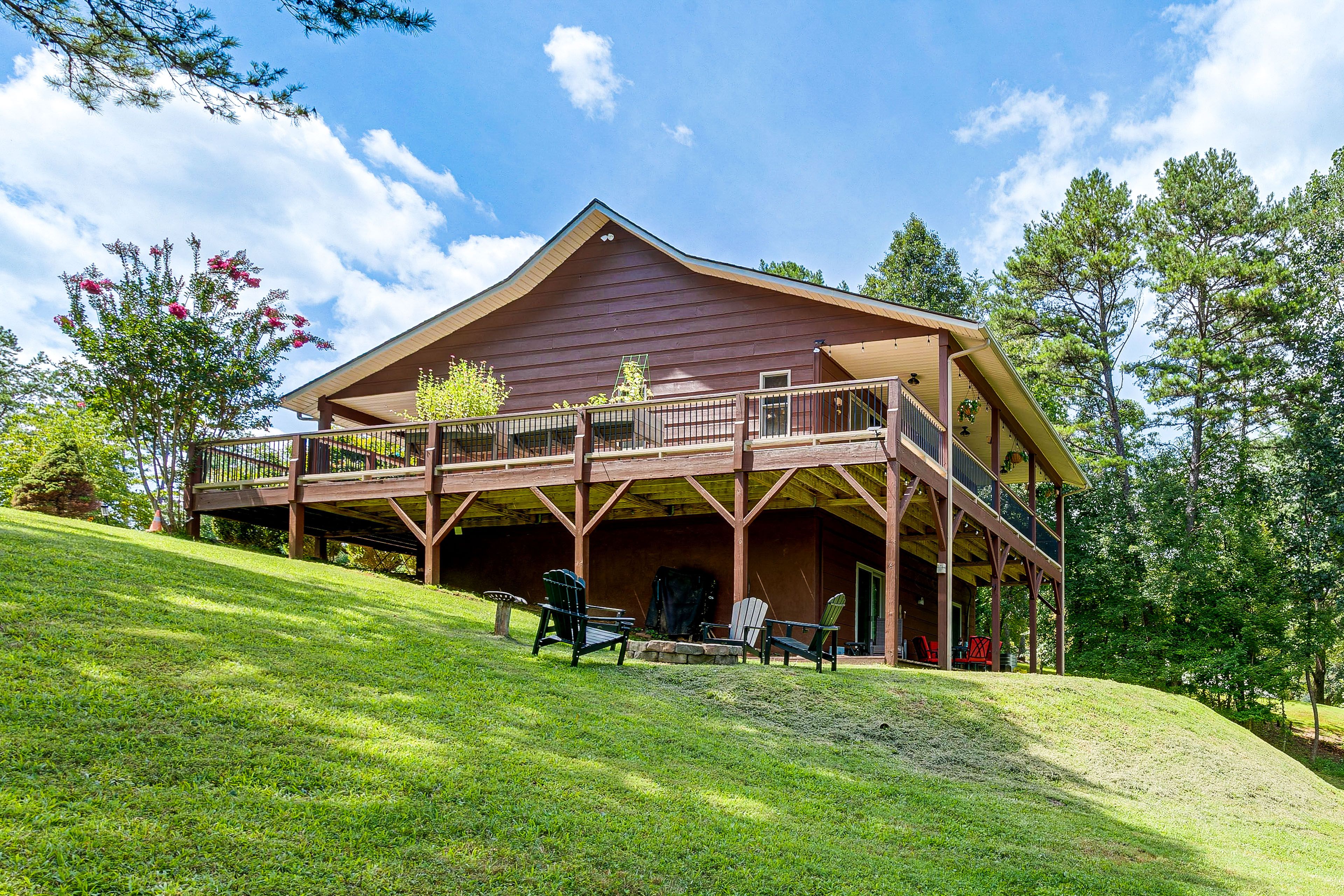 Murphy Vacation Rental | 3BR | 2BA | 1,800 Sq Ft