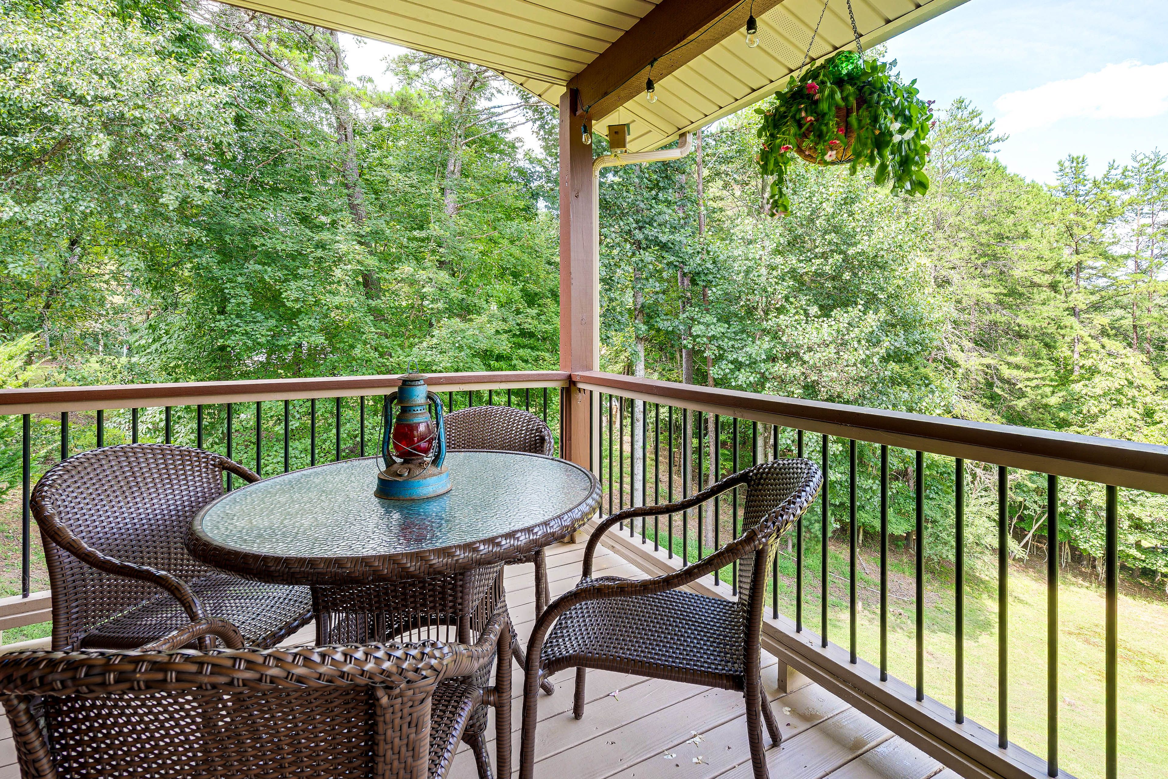 Deck | Dining Area