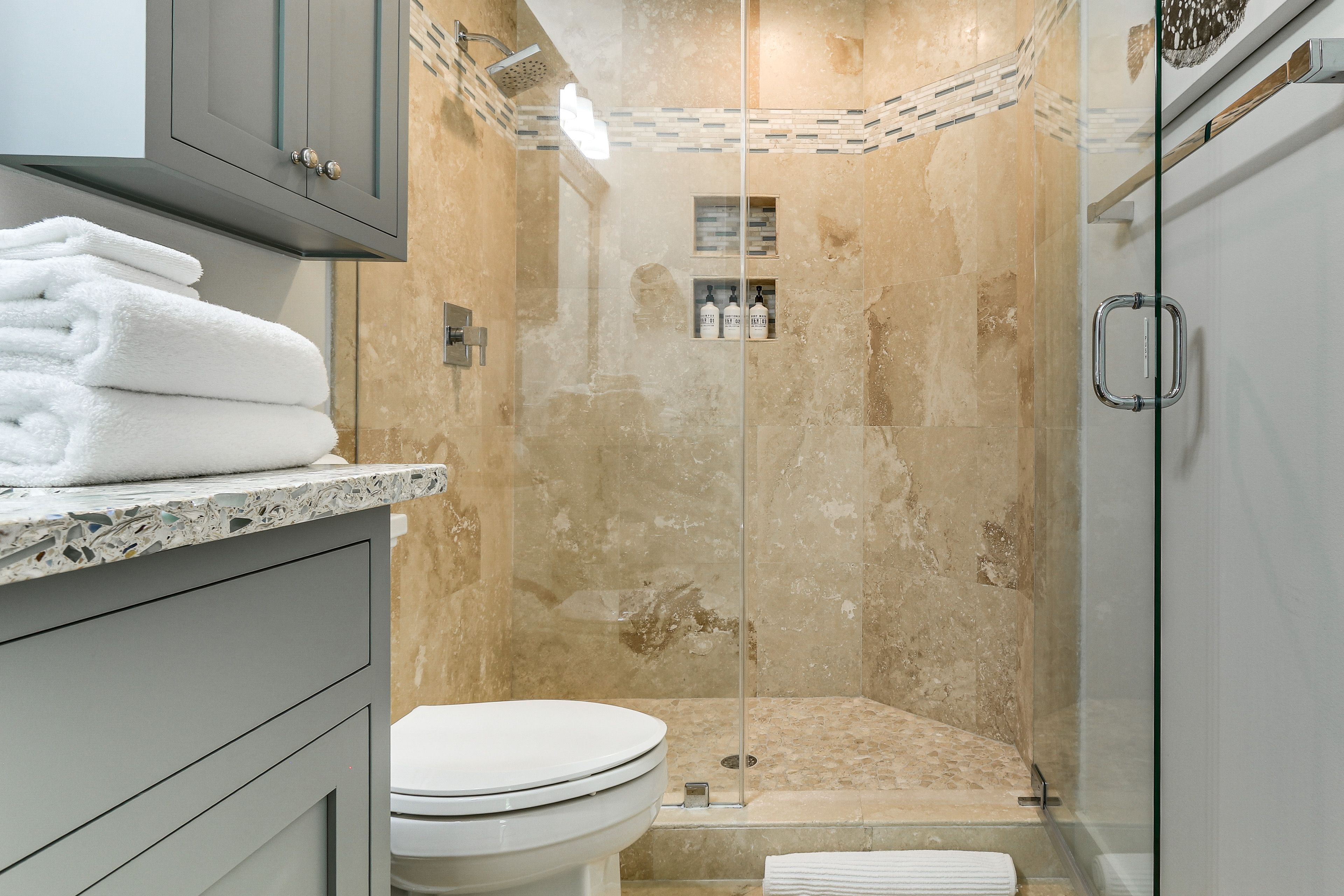 Full Bathroom | 2nd Floor