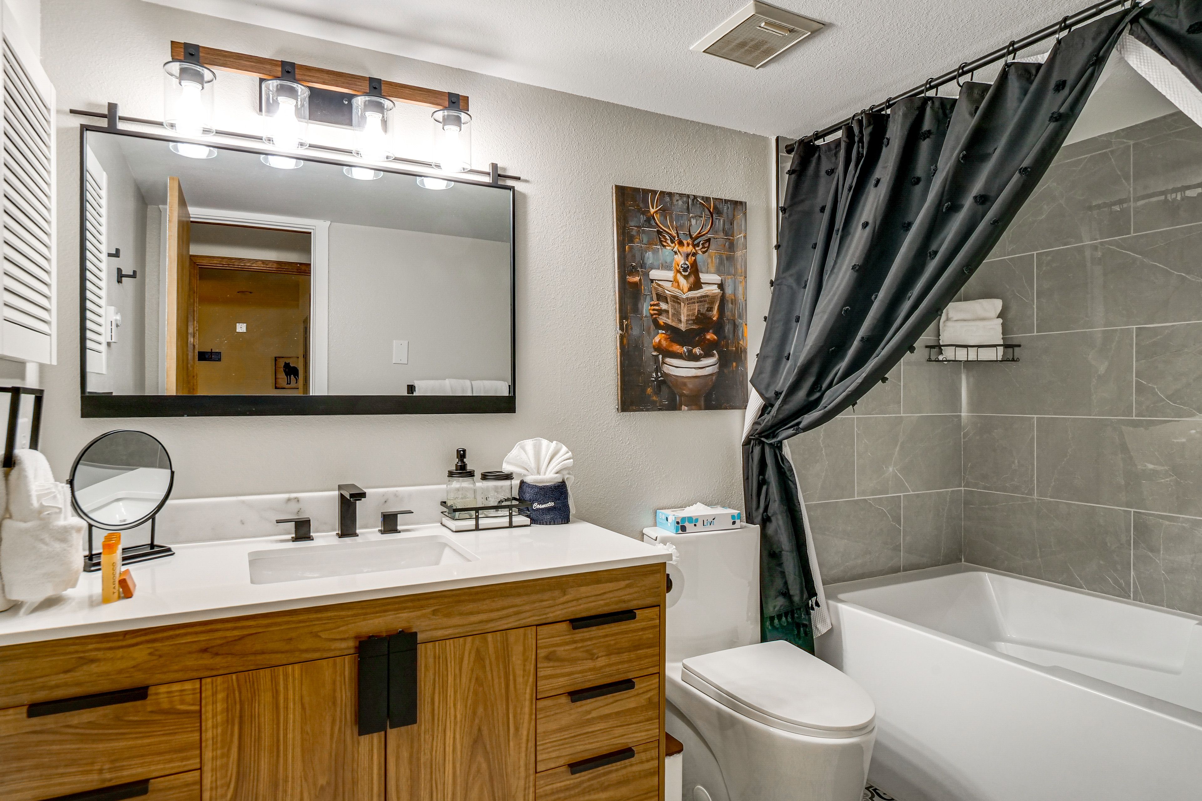 Full Bathroom