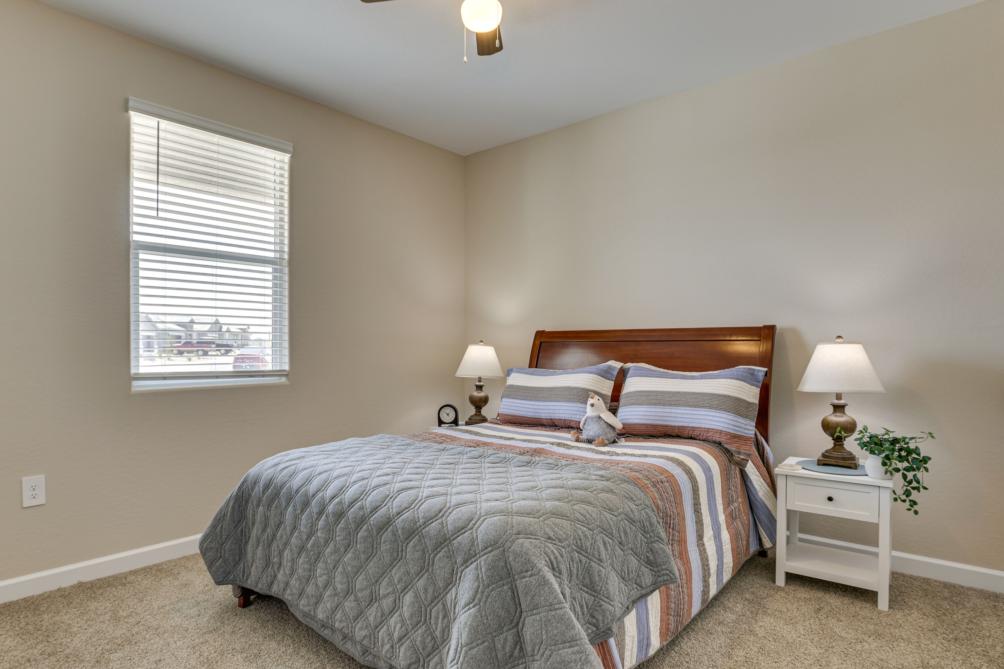 Bedroom 2 | Queen Bed