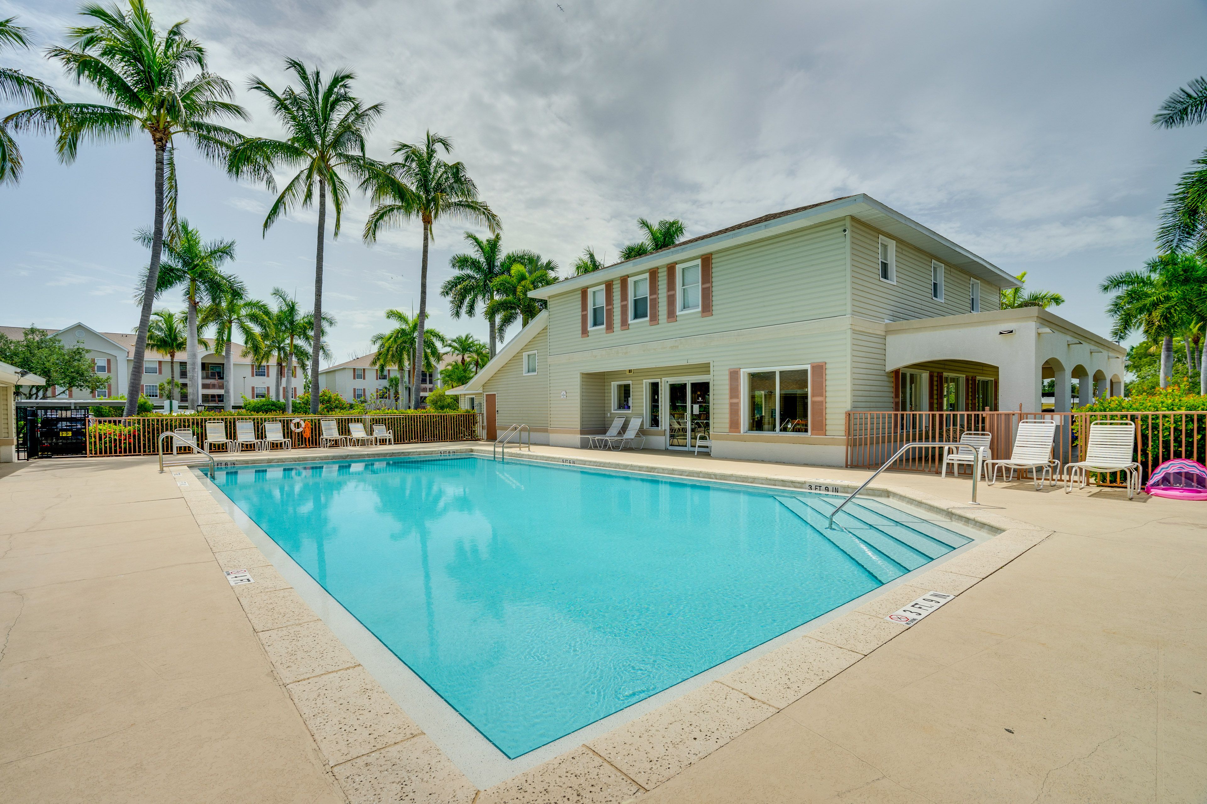 Cape Coral Vacation Rental | 2BR | 2BA | 980 Sq Ft | Stairs Required