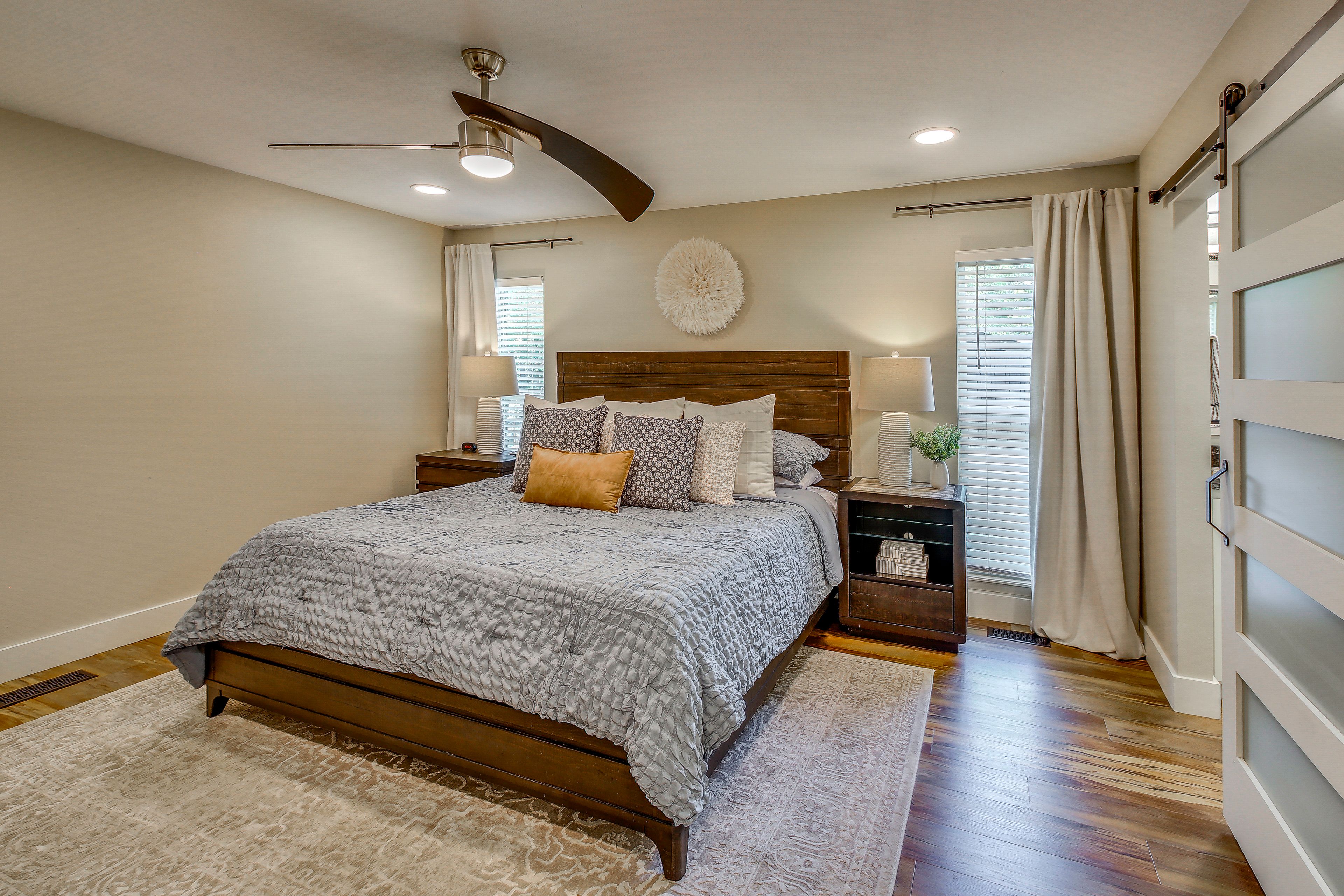 Bedroom | King Bed