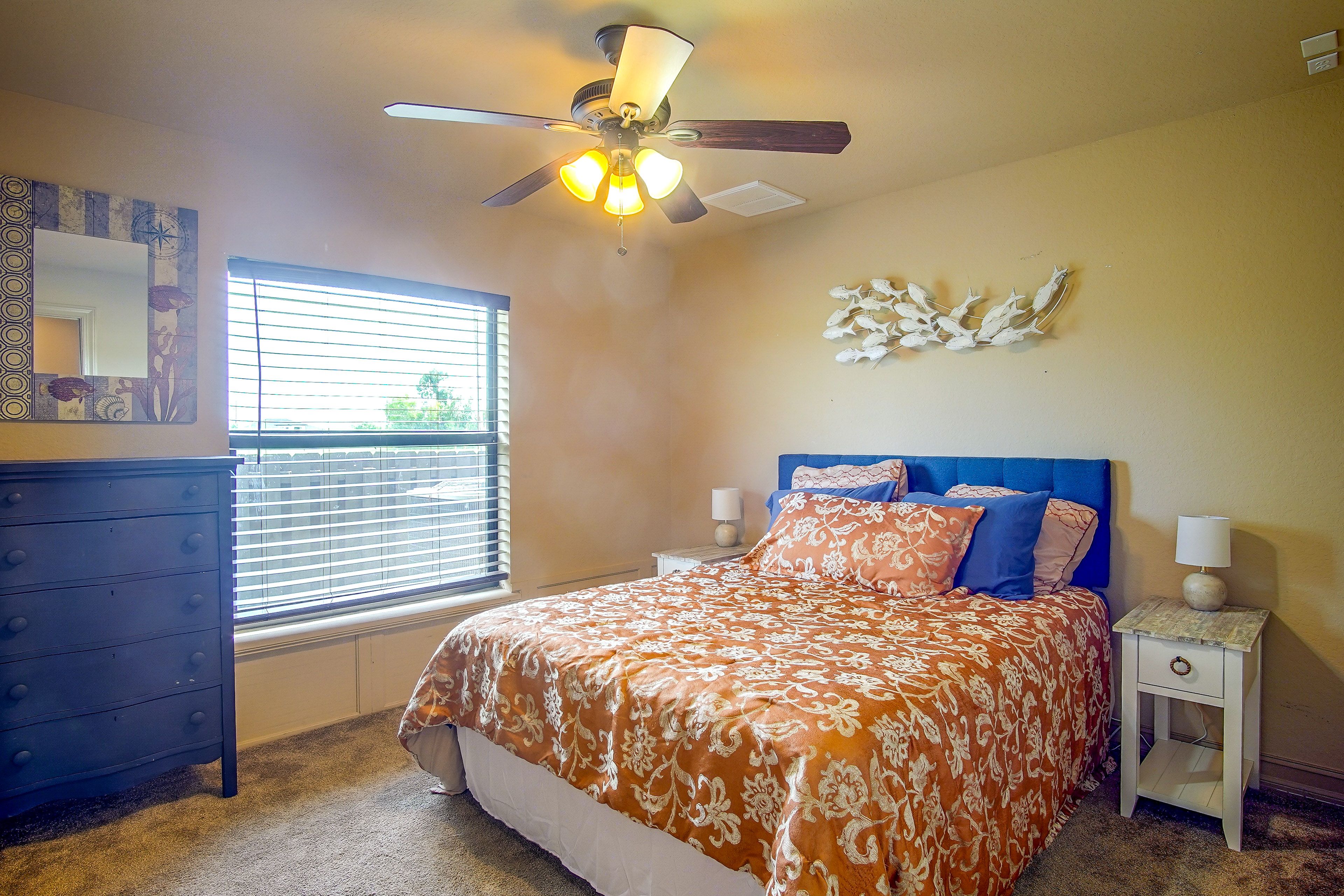 Bedroom 2 | Queen Bed