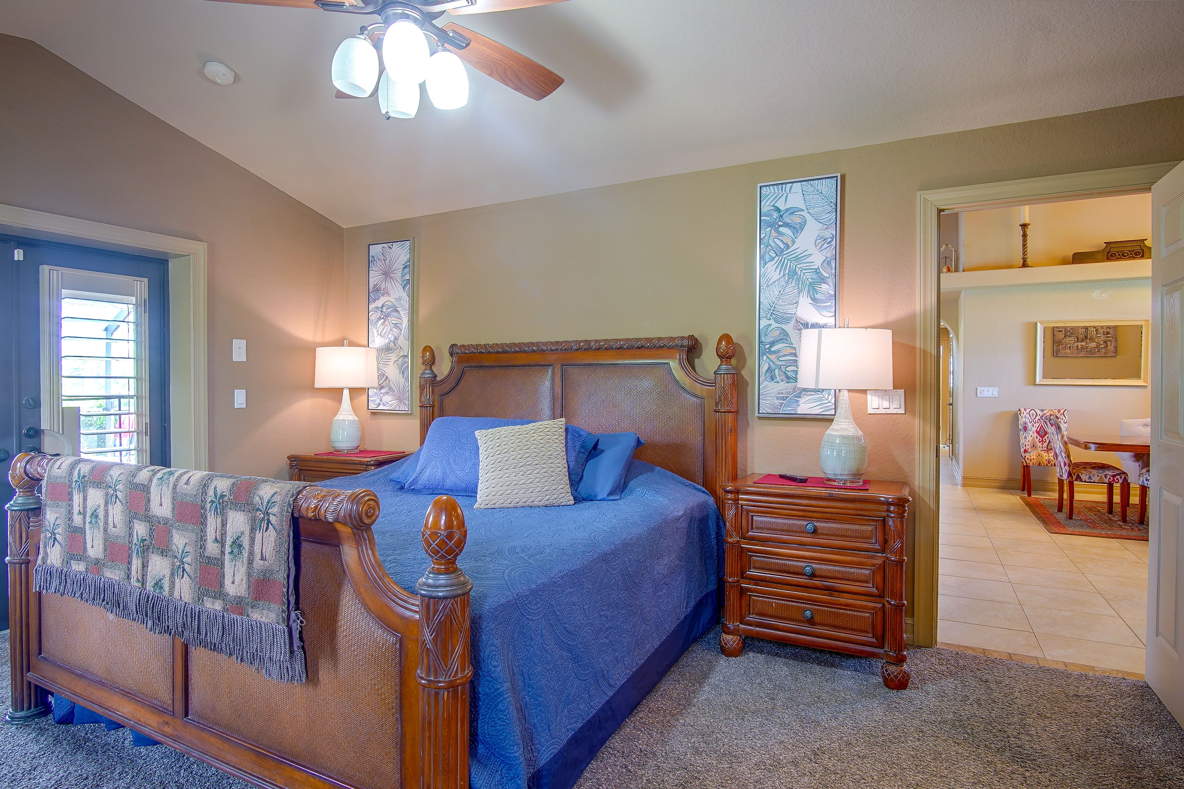 Bedroom 1 | King Bed