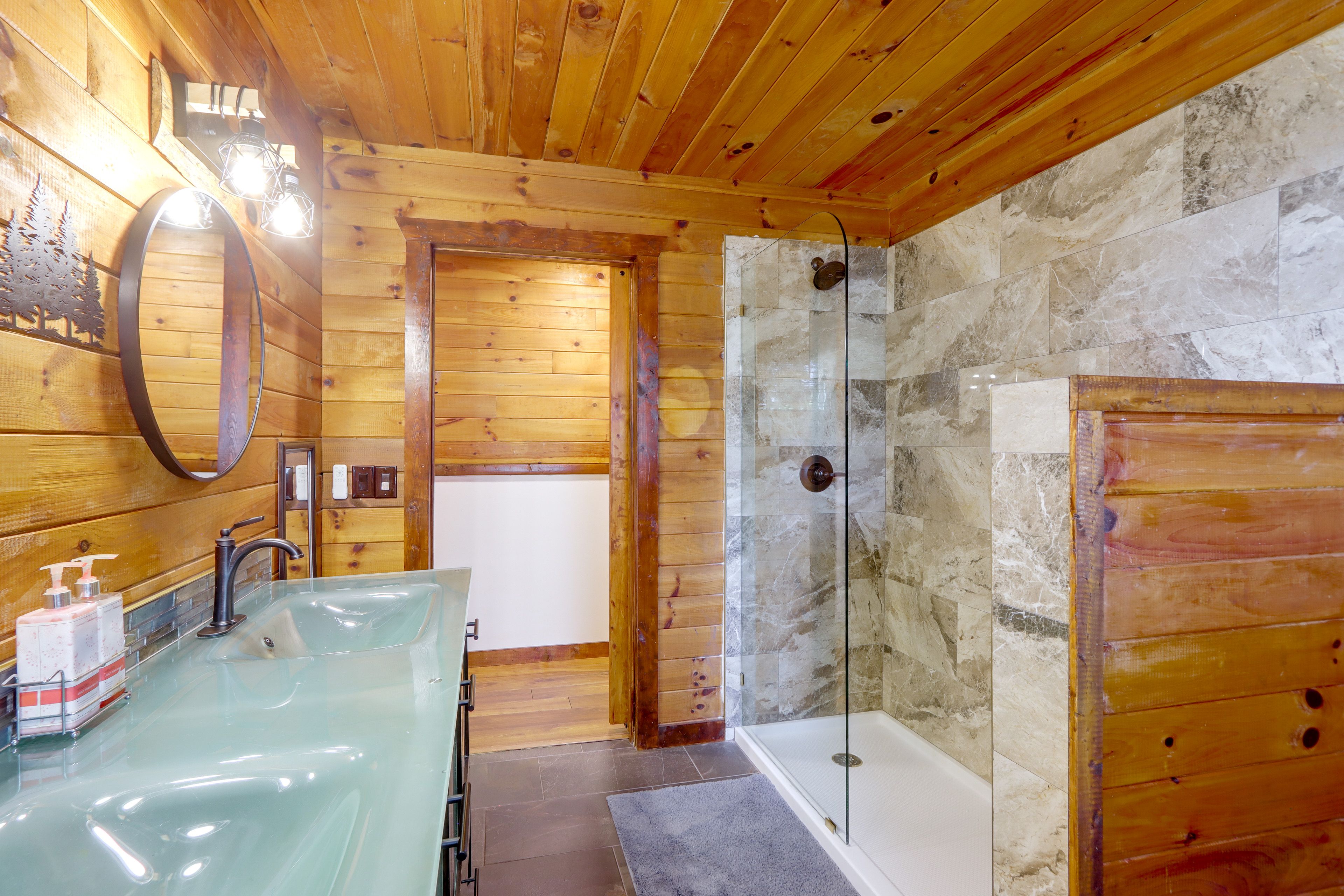 Bathroom | 1st Floor
