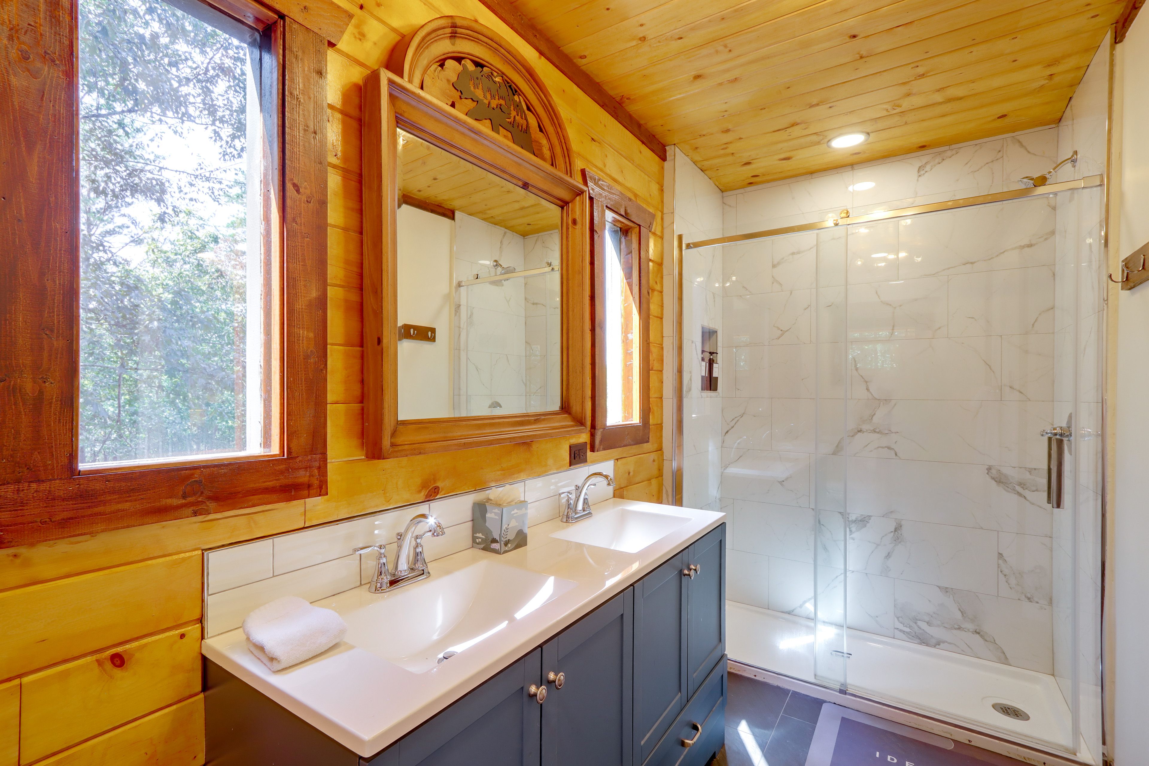 En-Suite Bathroom | 1st Floor