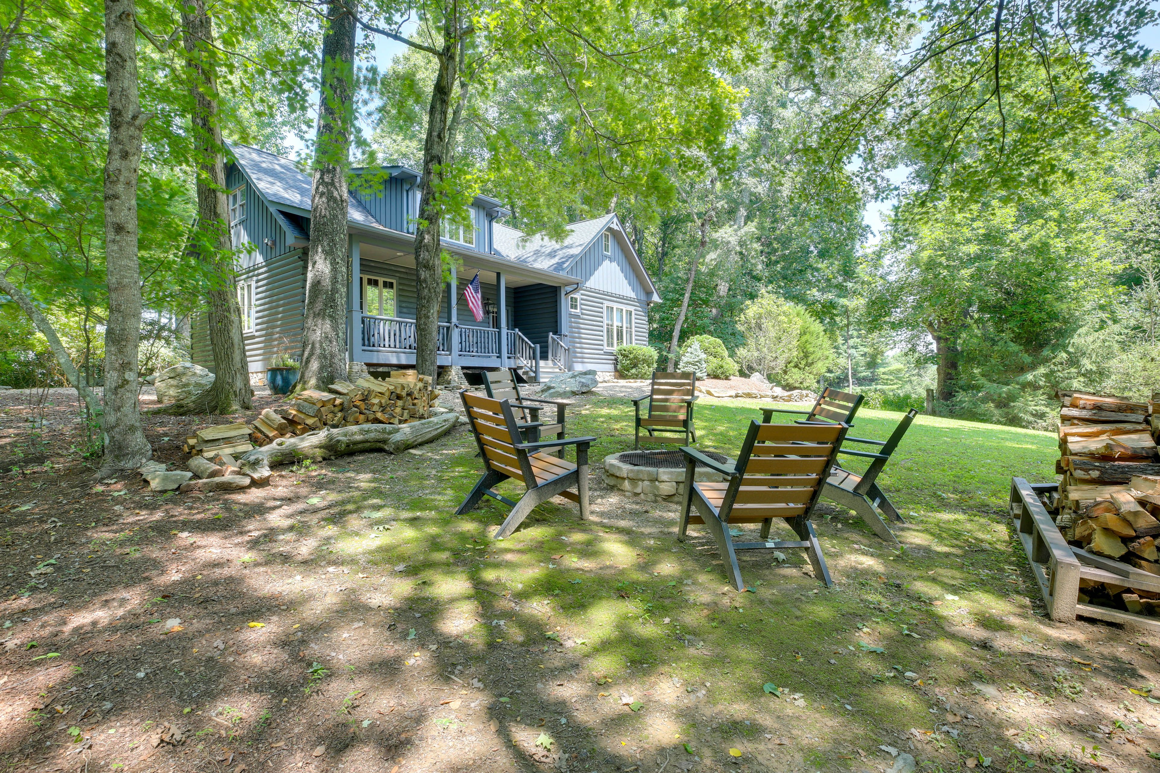 Private Yard | Wood-Burning Fire Pit