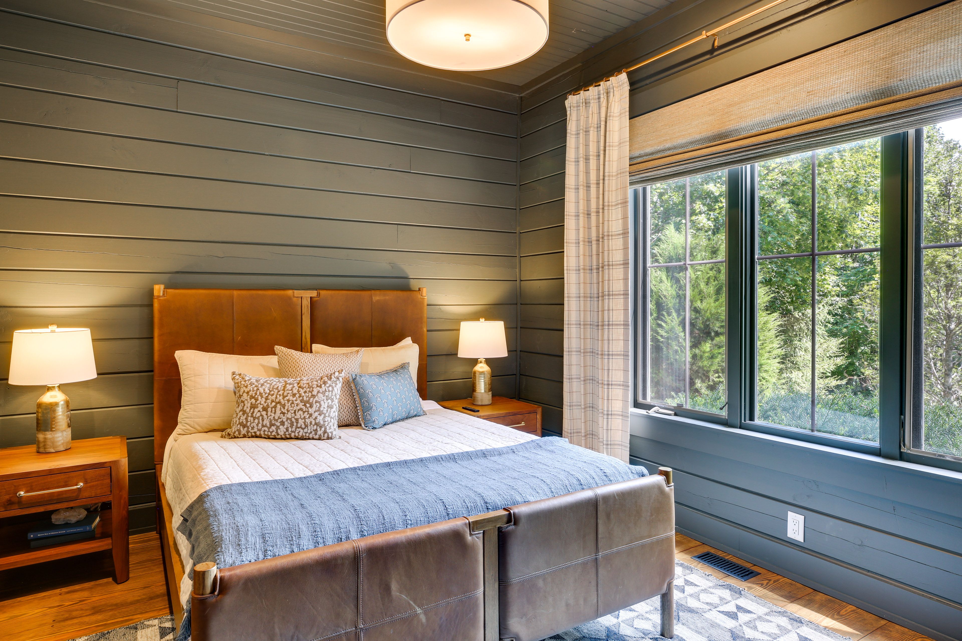 Bedroom 2 | Queen Bed | 1st Floor