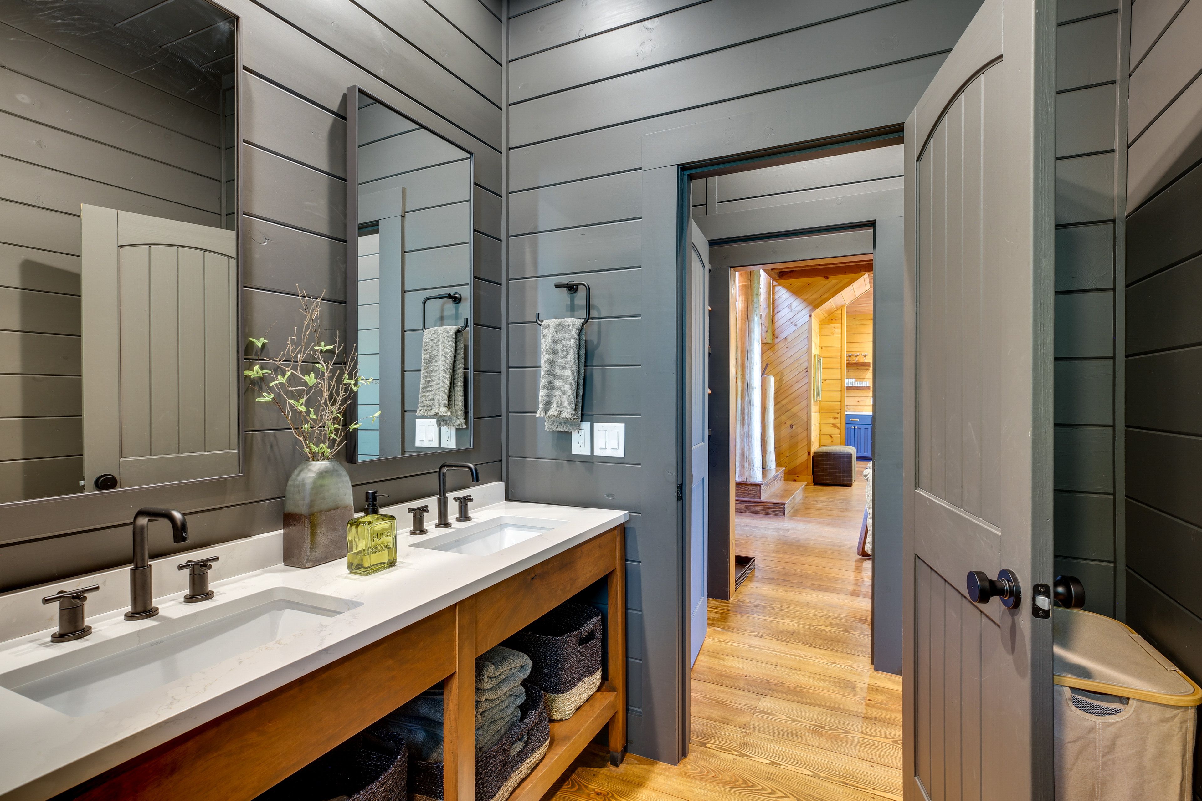 Full Bathroom | 1st Floor