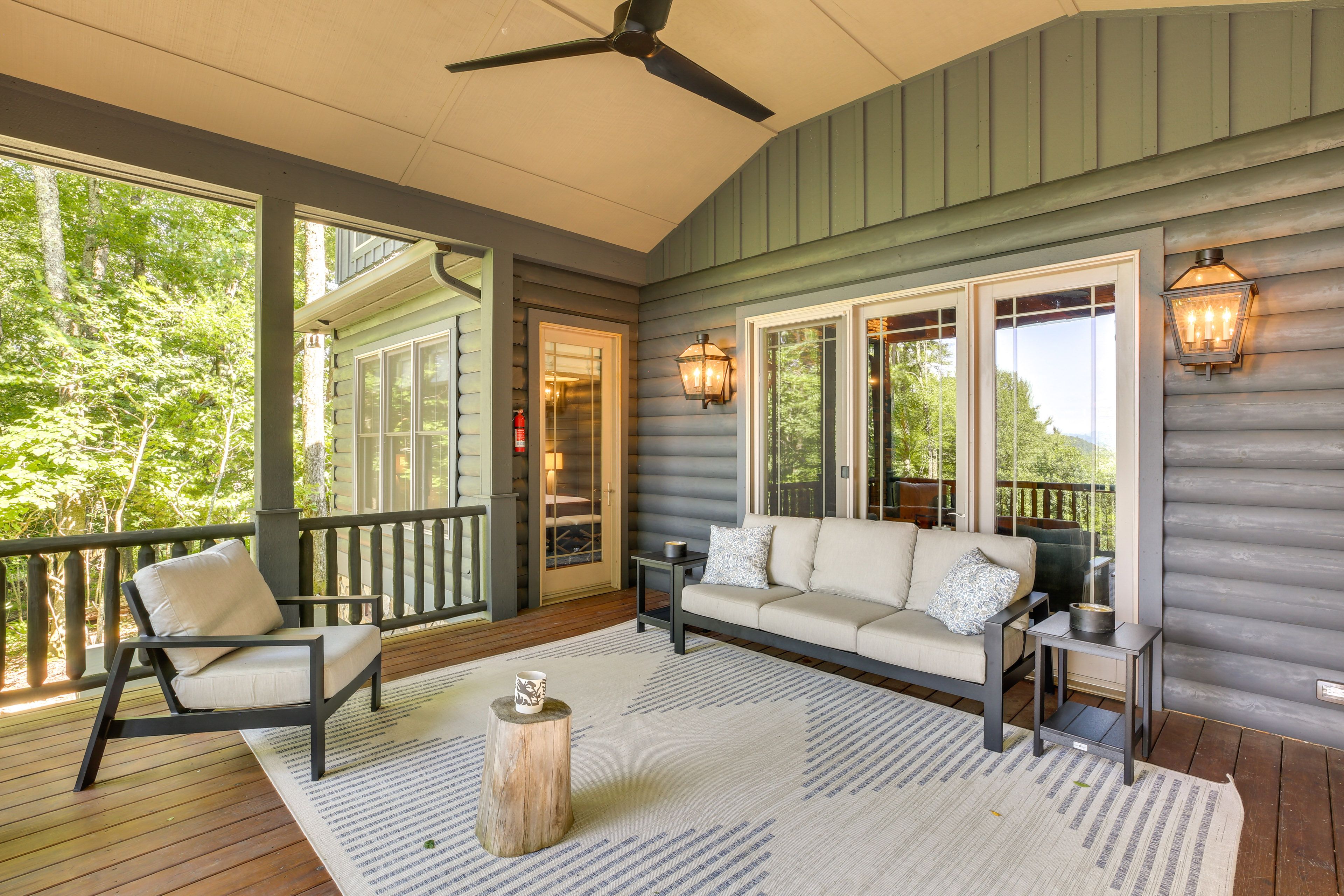 Covered Deck | Mountain Views