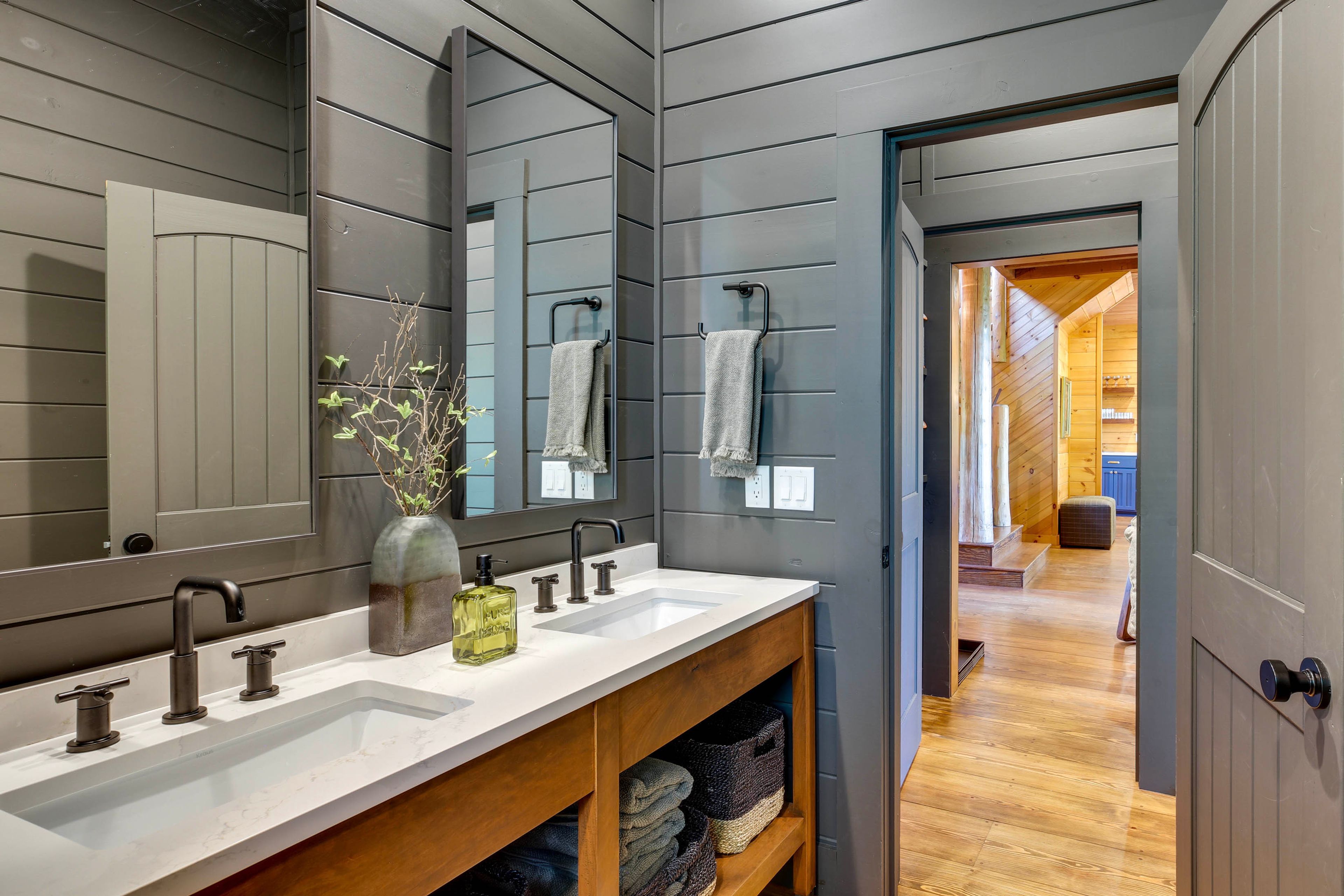 Full Bathroom | 1st Floor