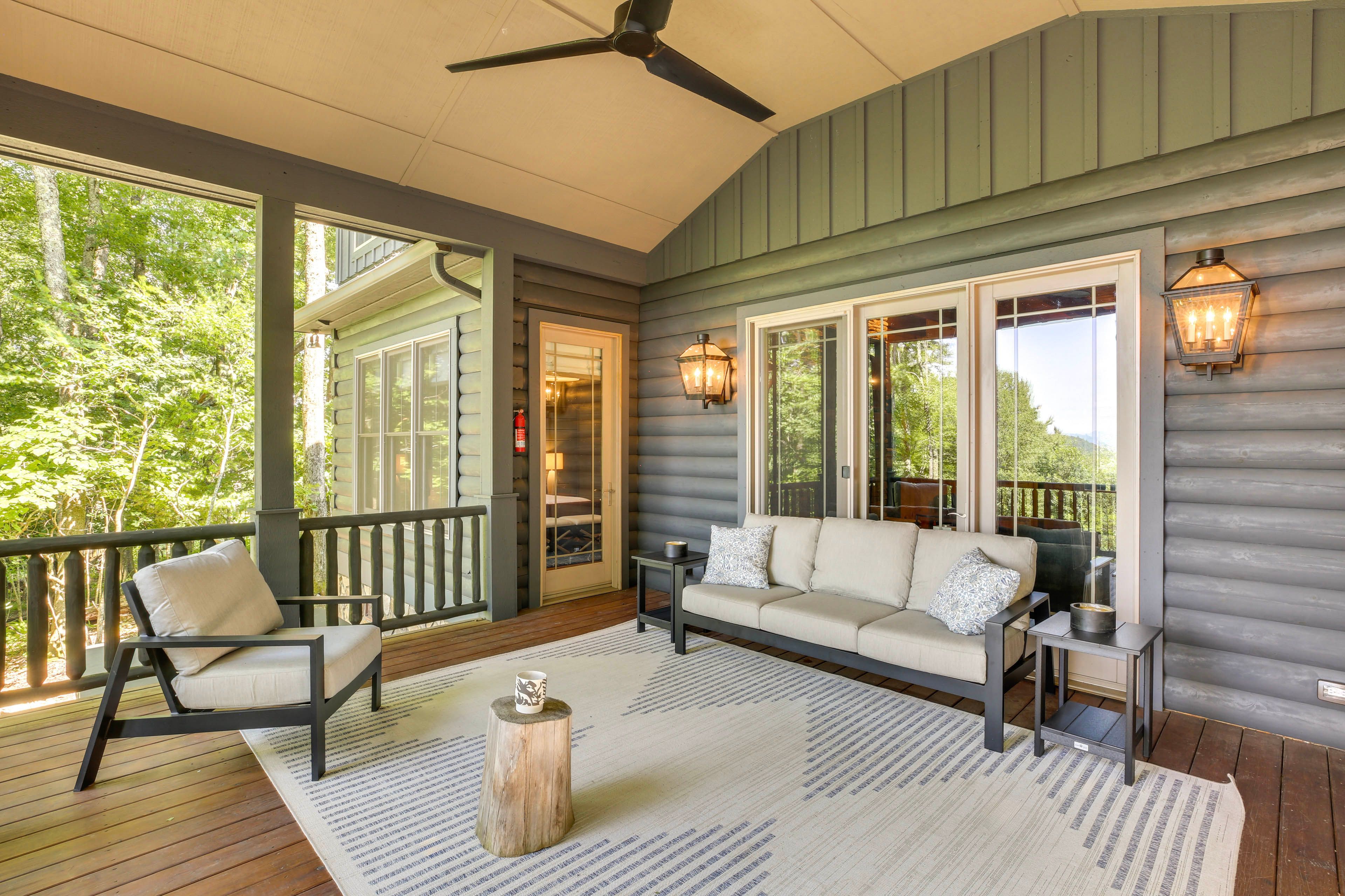 Covered Deck | Mountain Views