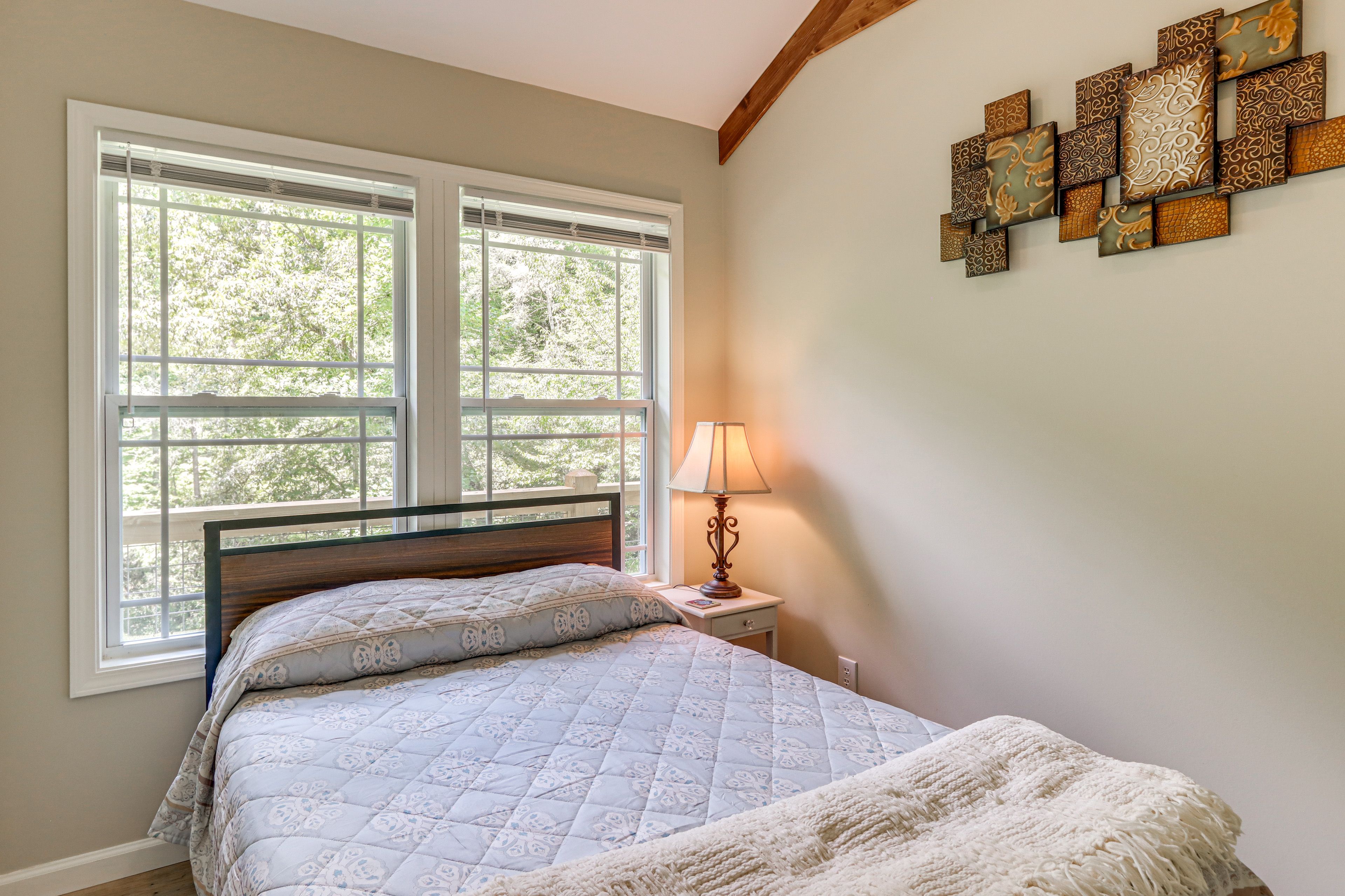 Bedroom | Full Bed
