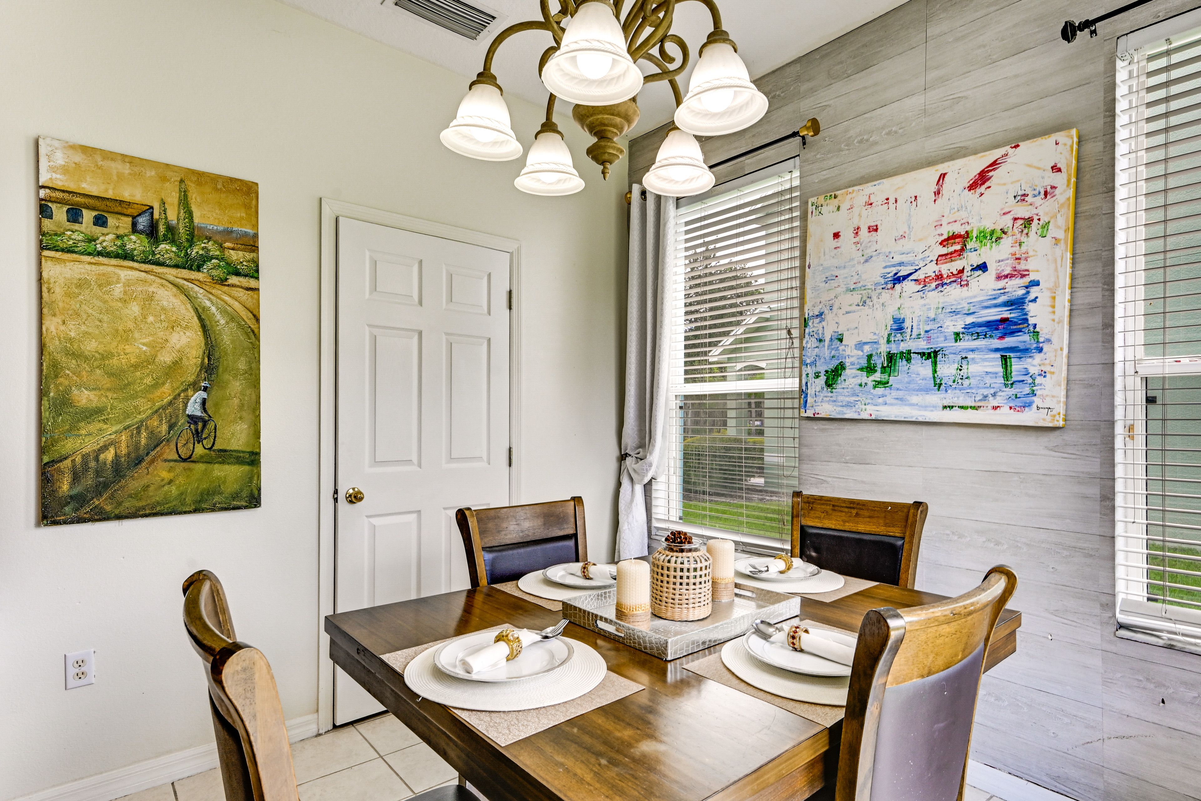 Dining Area | 1st Floor