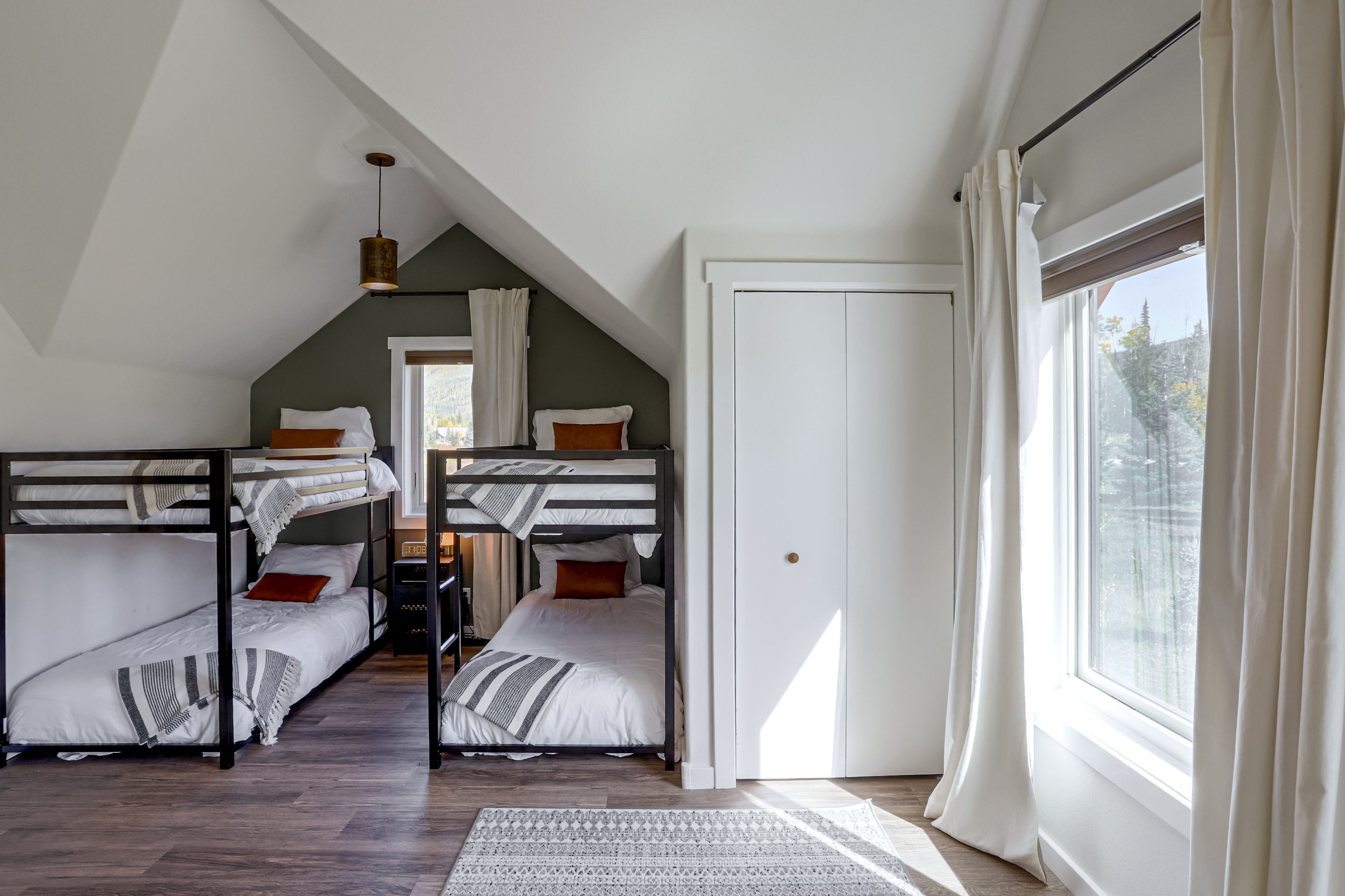 Bedroom 4 | 2 Twin Bunk Beds