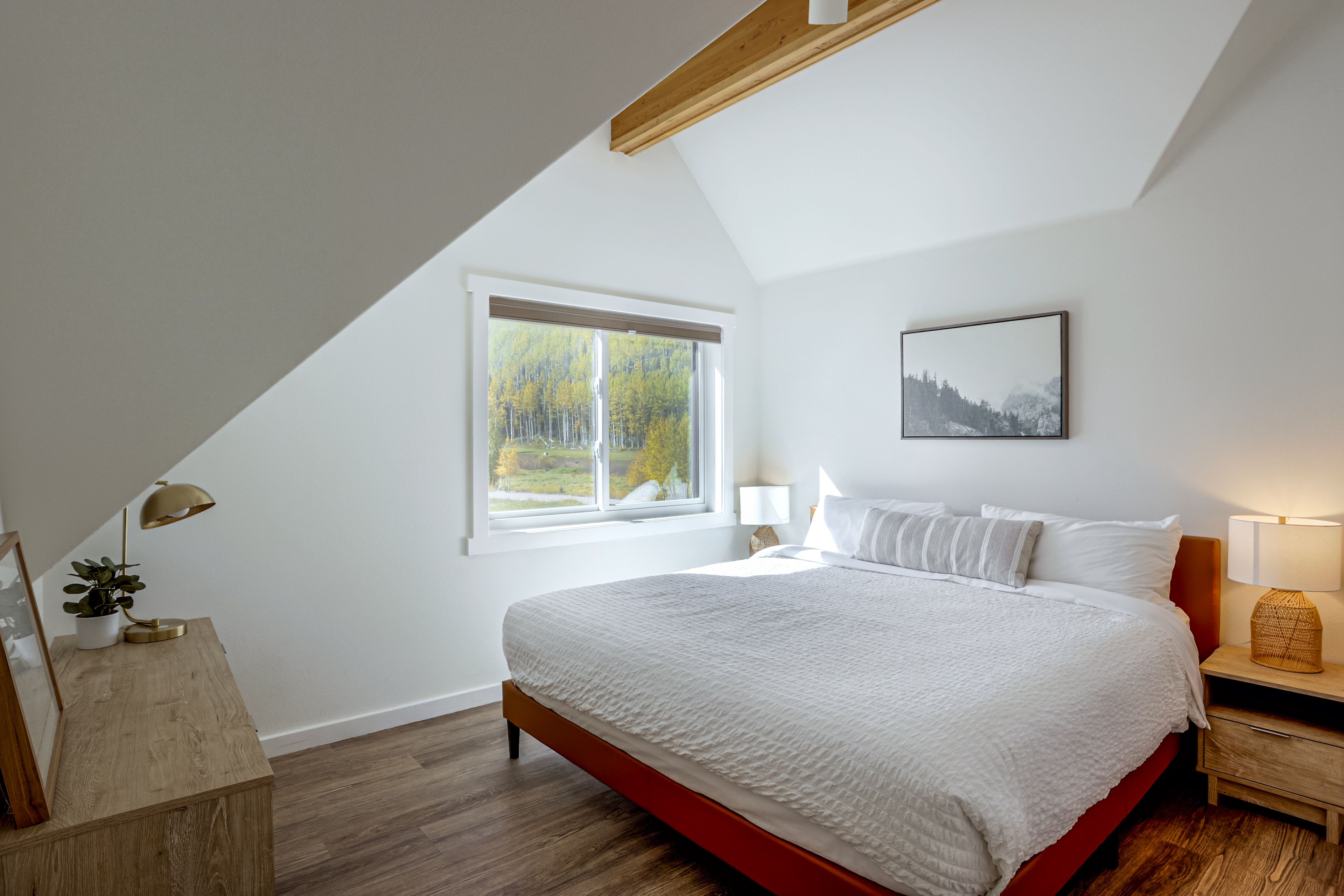 Bedroom 3 | King Bed | 2nd Level | 2 Dedicated Workspaces