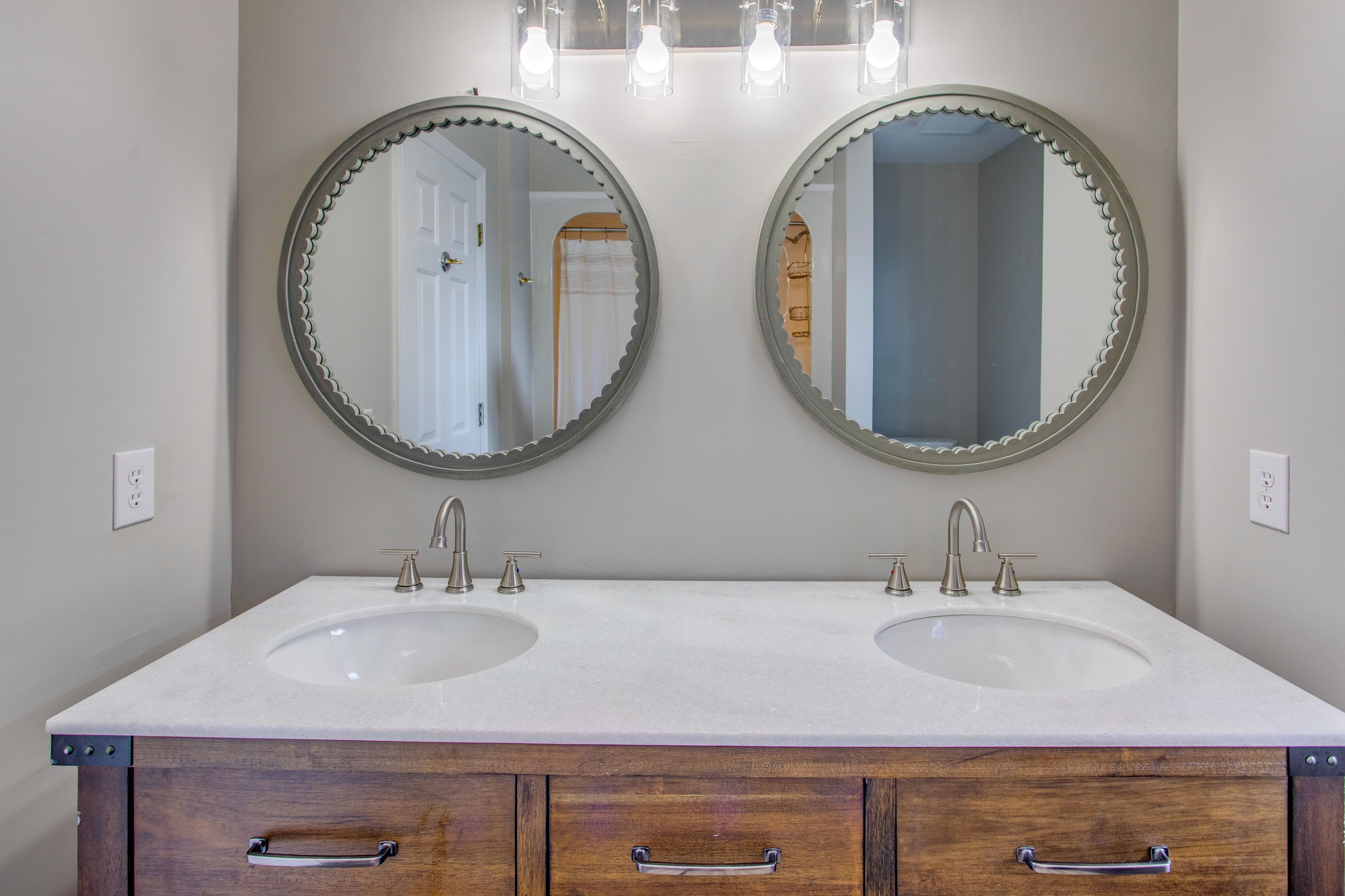 En-Suite Bathroom | 2nd Floor