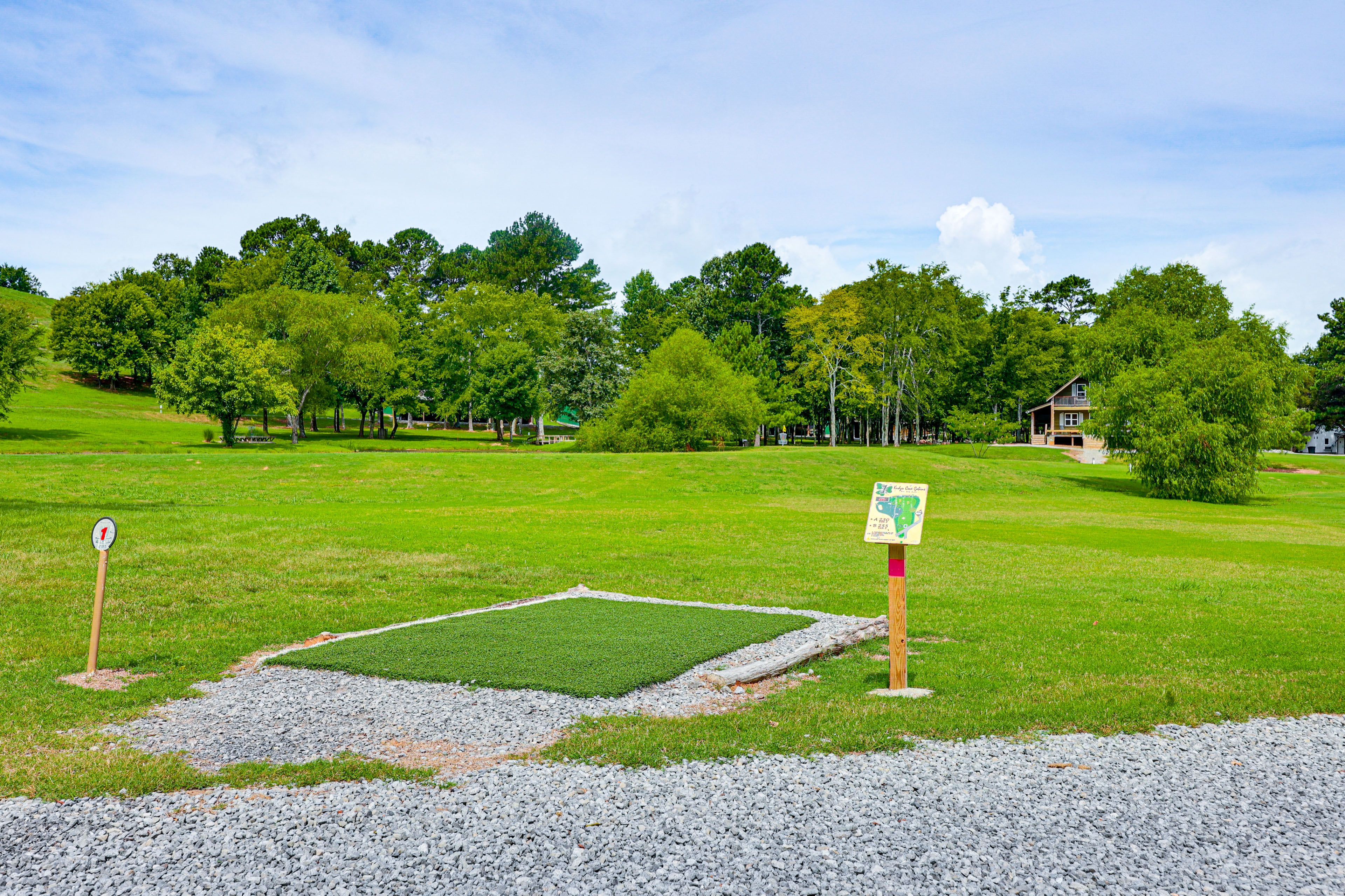 Community Amenities | 18-Hole Disc Golf Course | 3 Fishing Ponds