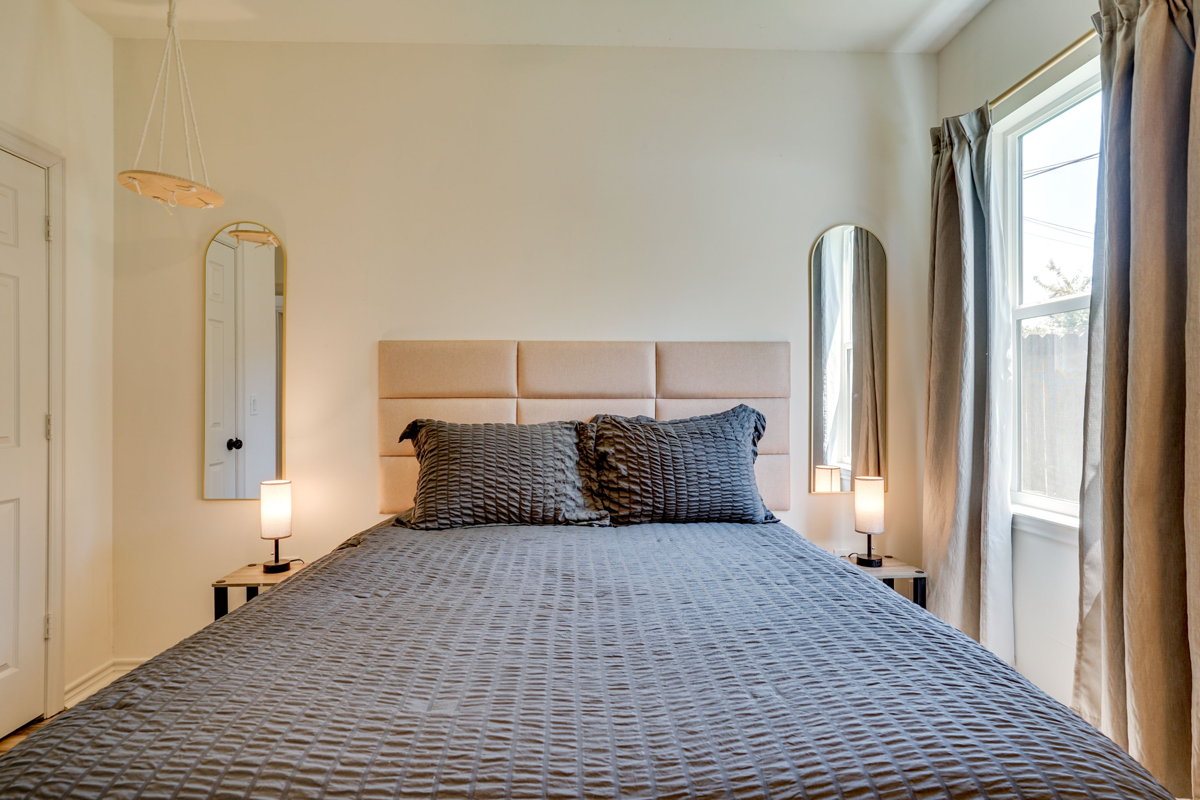 Bedroom 2 | Queen Bed