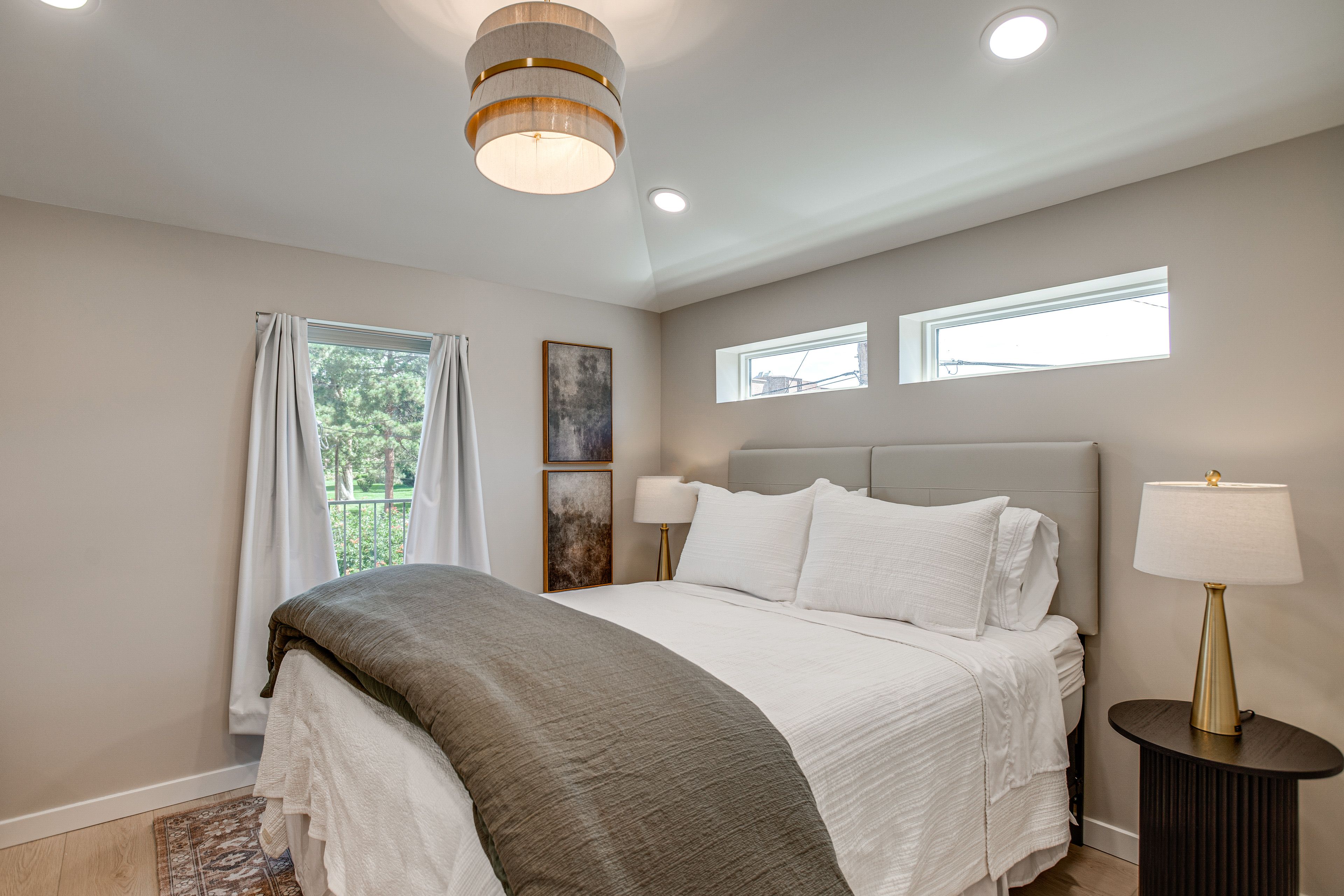 Bedroom 1 | Queen Bed