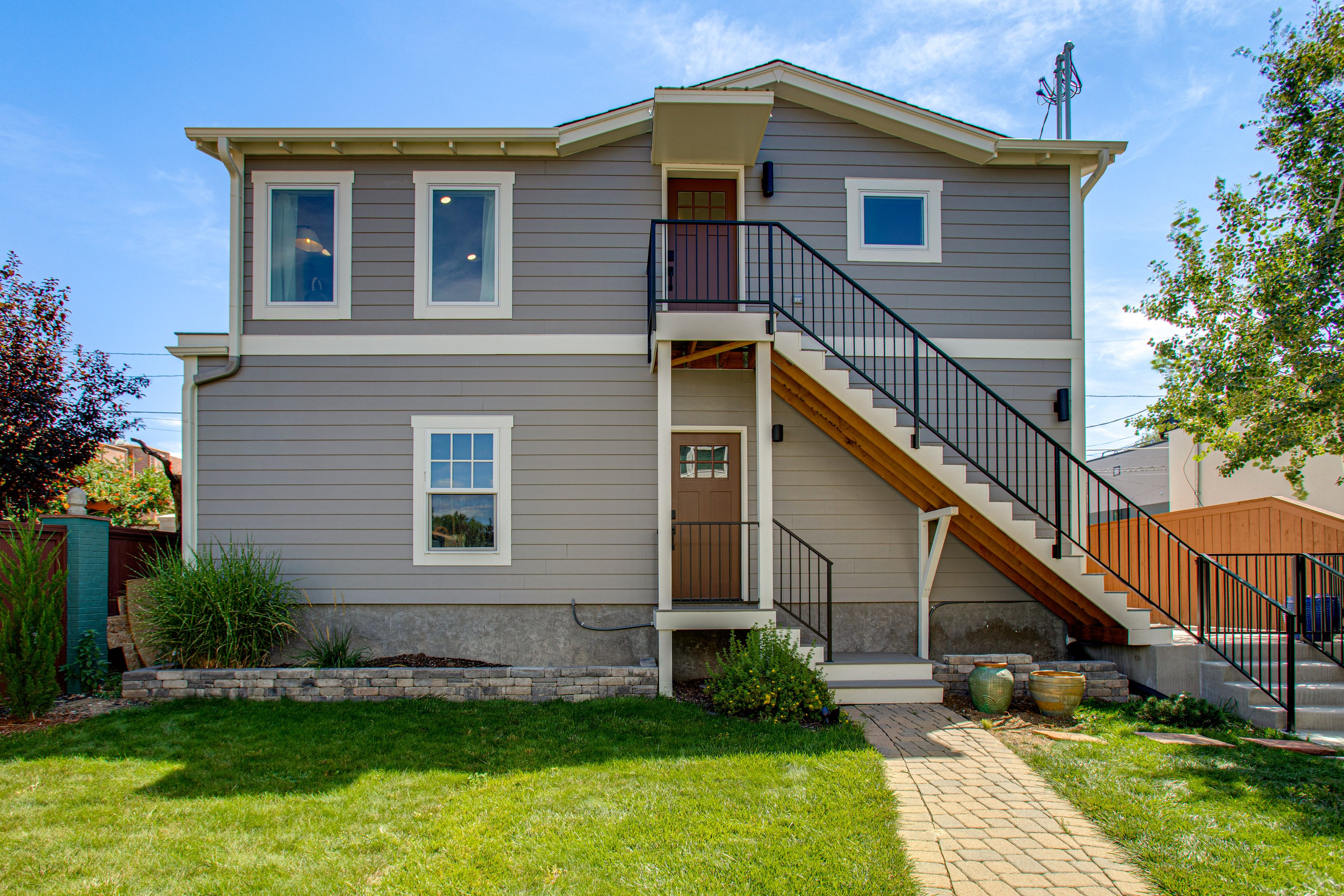 Exterior | Single-Story Apartment on 2nd Floor