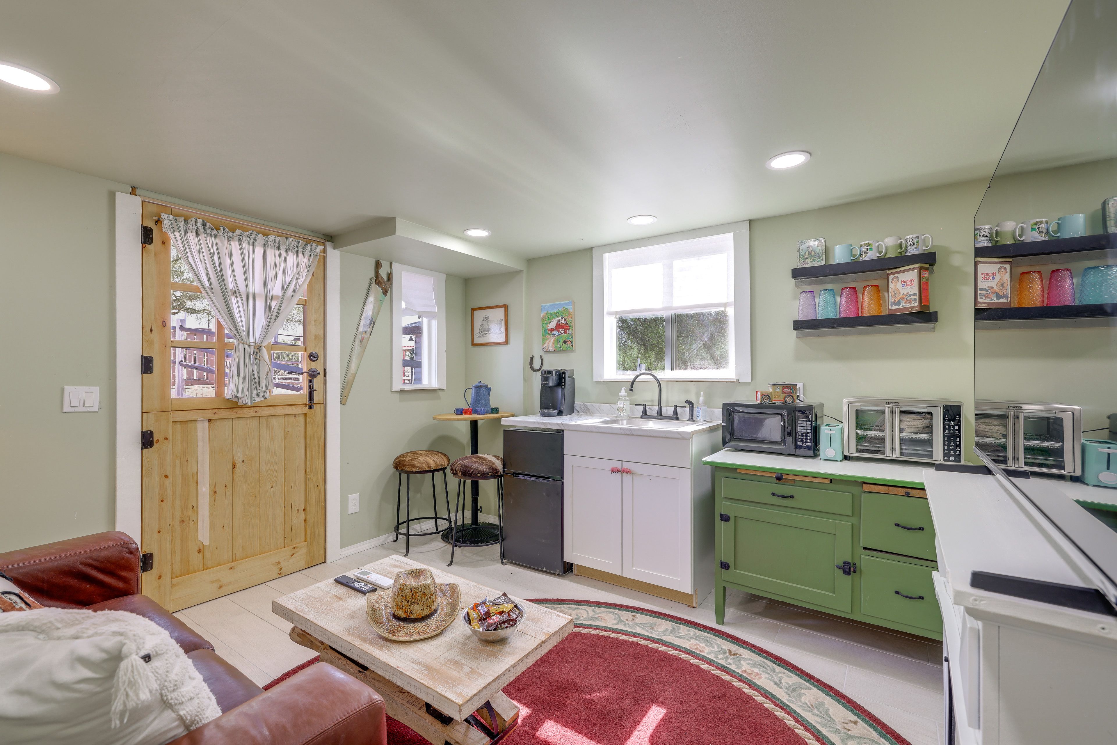 Living Space | Open Floor Plan | 1st Floor