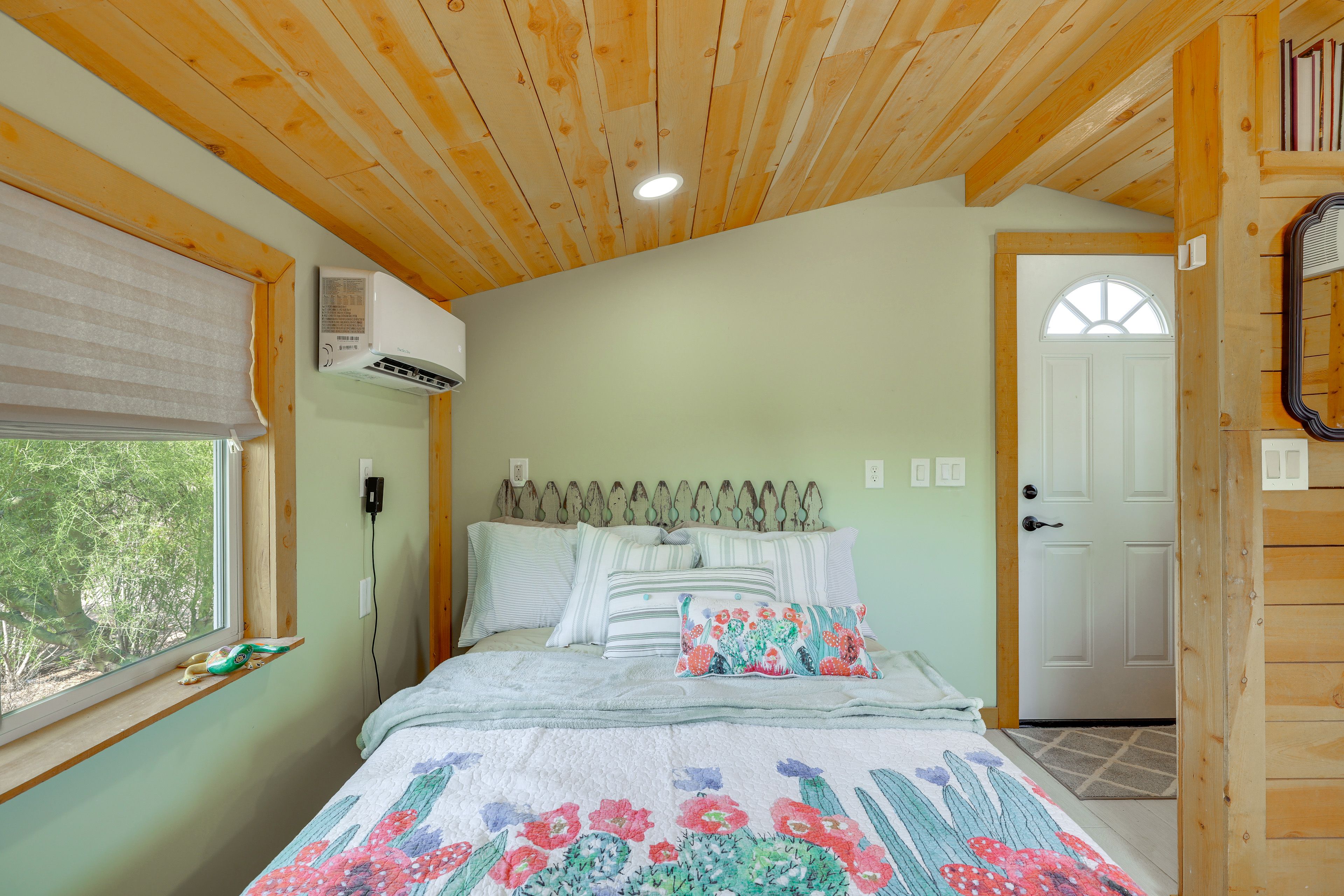 Bedroom | Full Bed | 2nd Floor