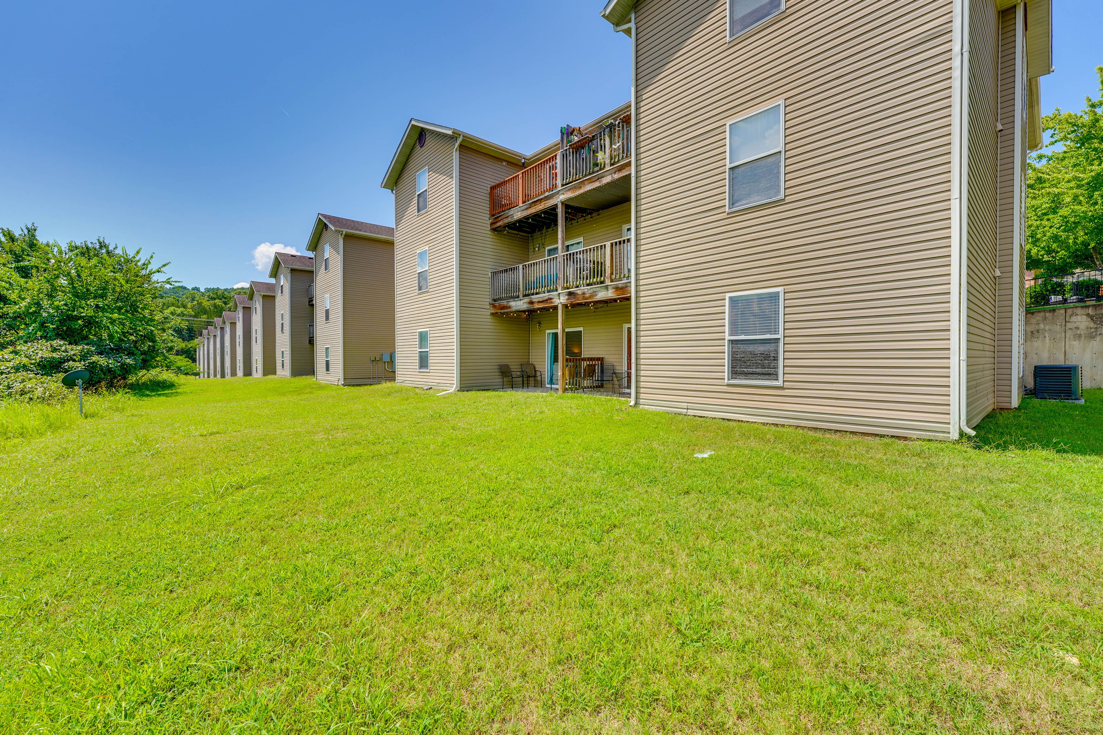 Exterior | Open Community Parking