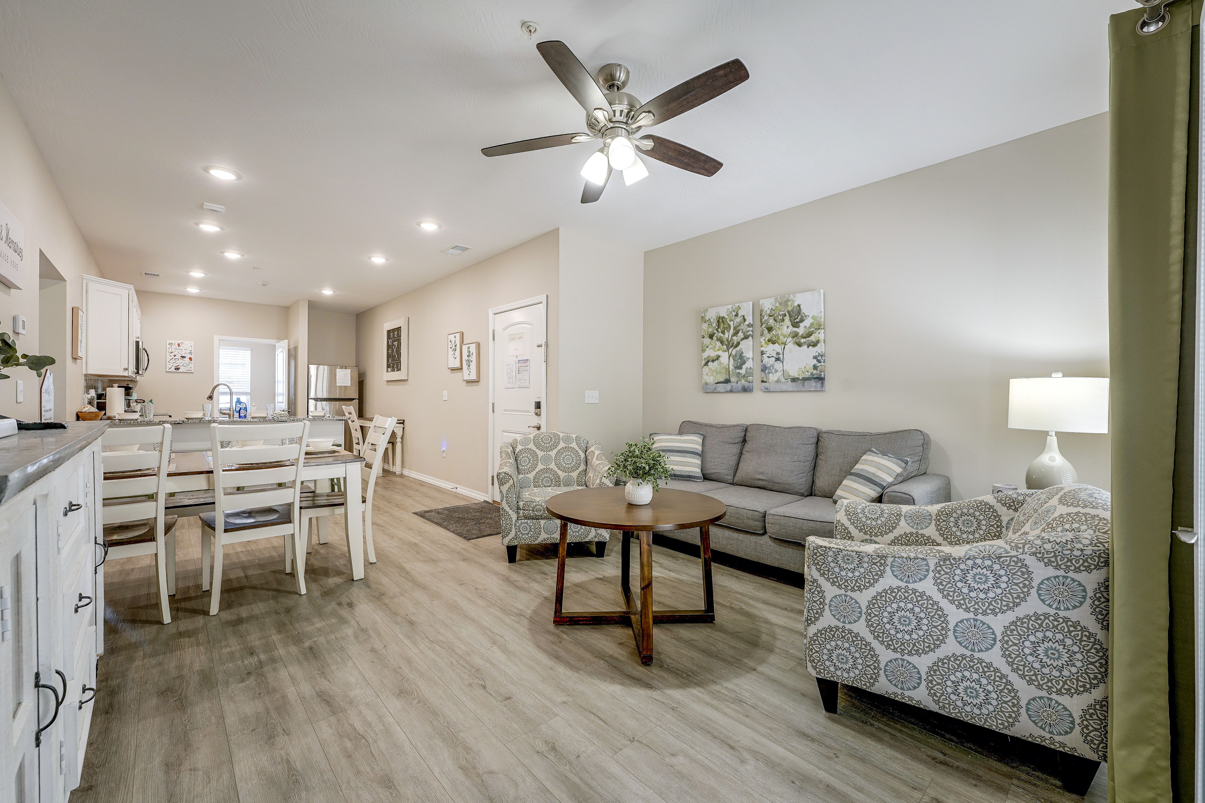 Open-Concept Living/Dining