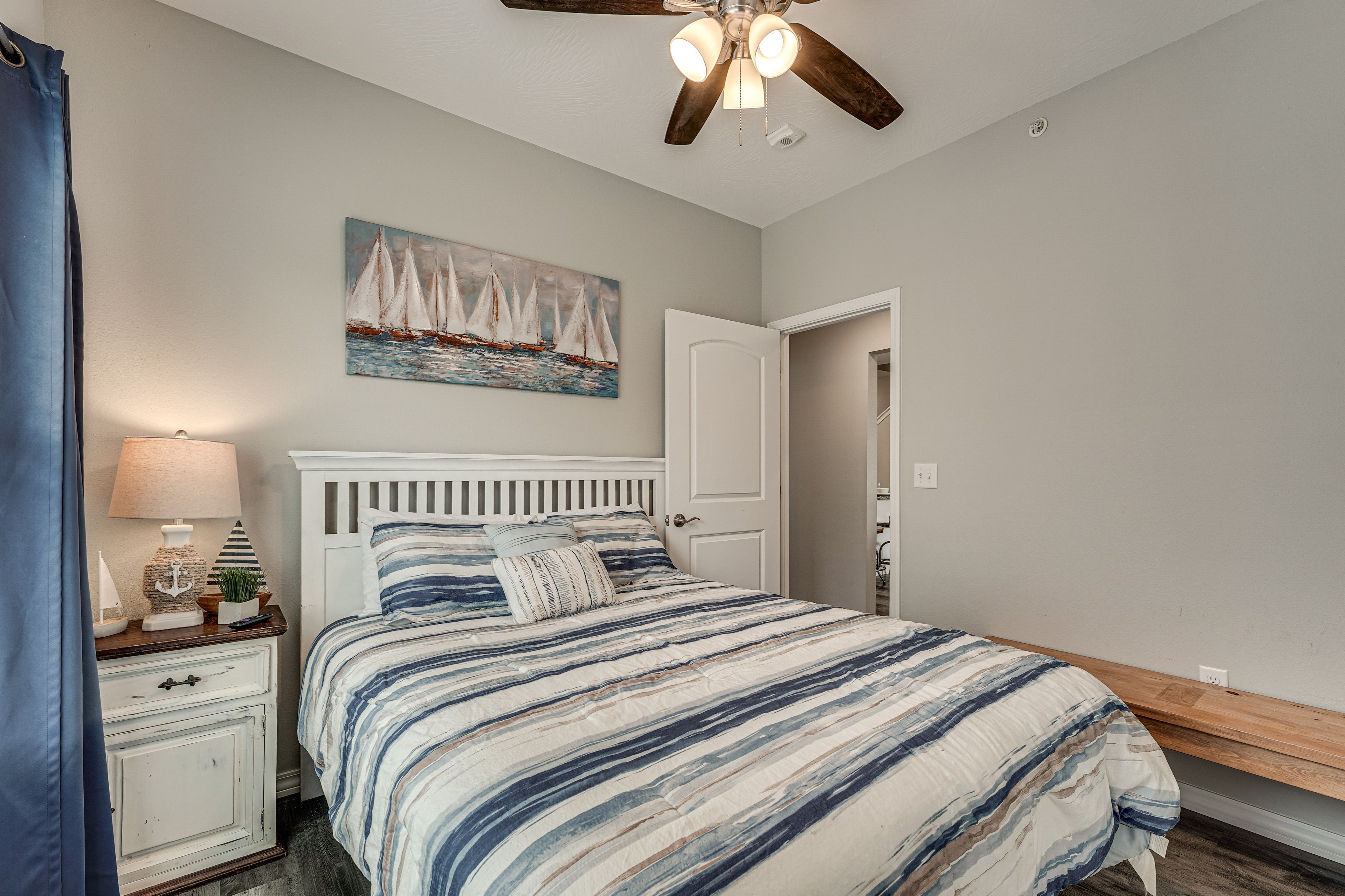 Bedroom 2 | Queen Bed