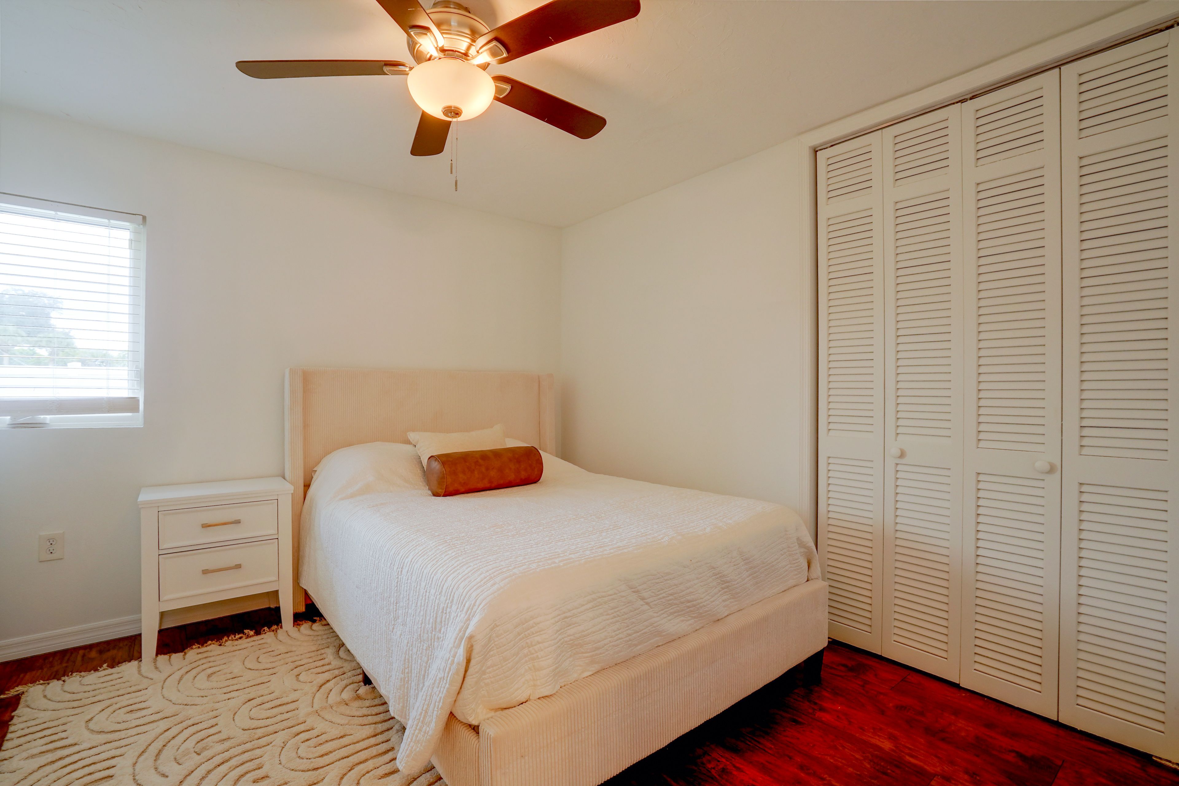 Bedroom 3 | Queen Bed