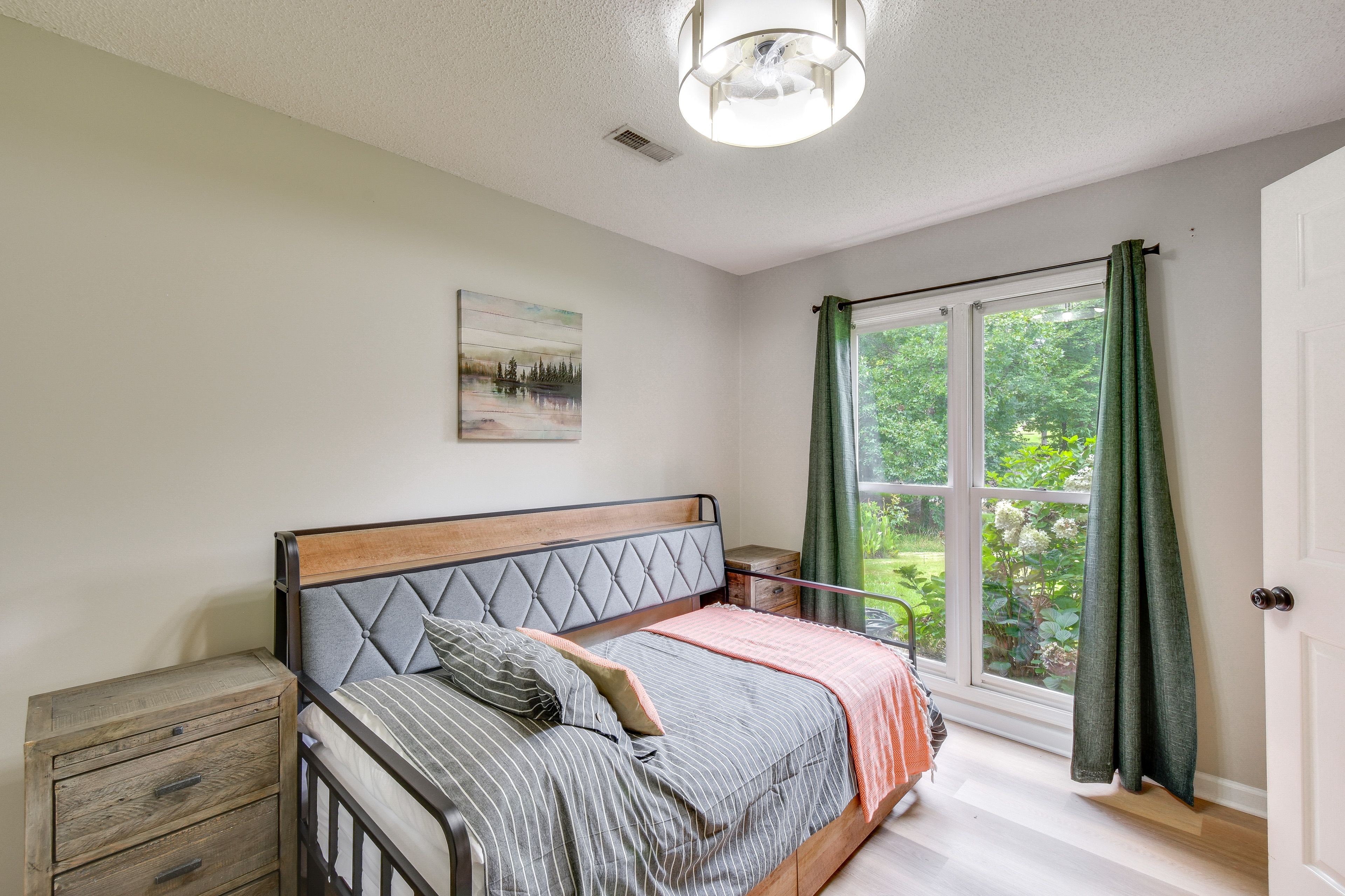 Bedroom 4 | Twin Daybed w/ Twin Trundle (Convertible to King Bed) | Basement