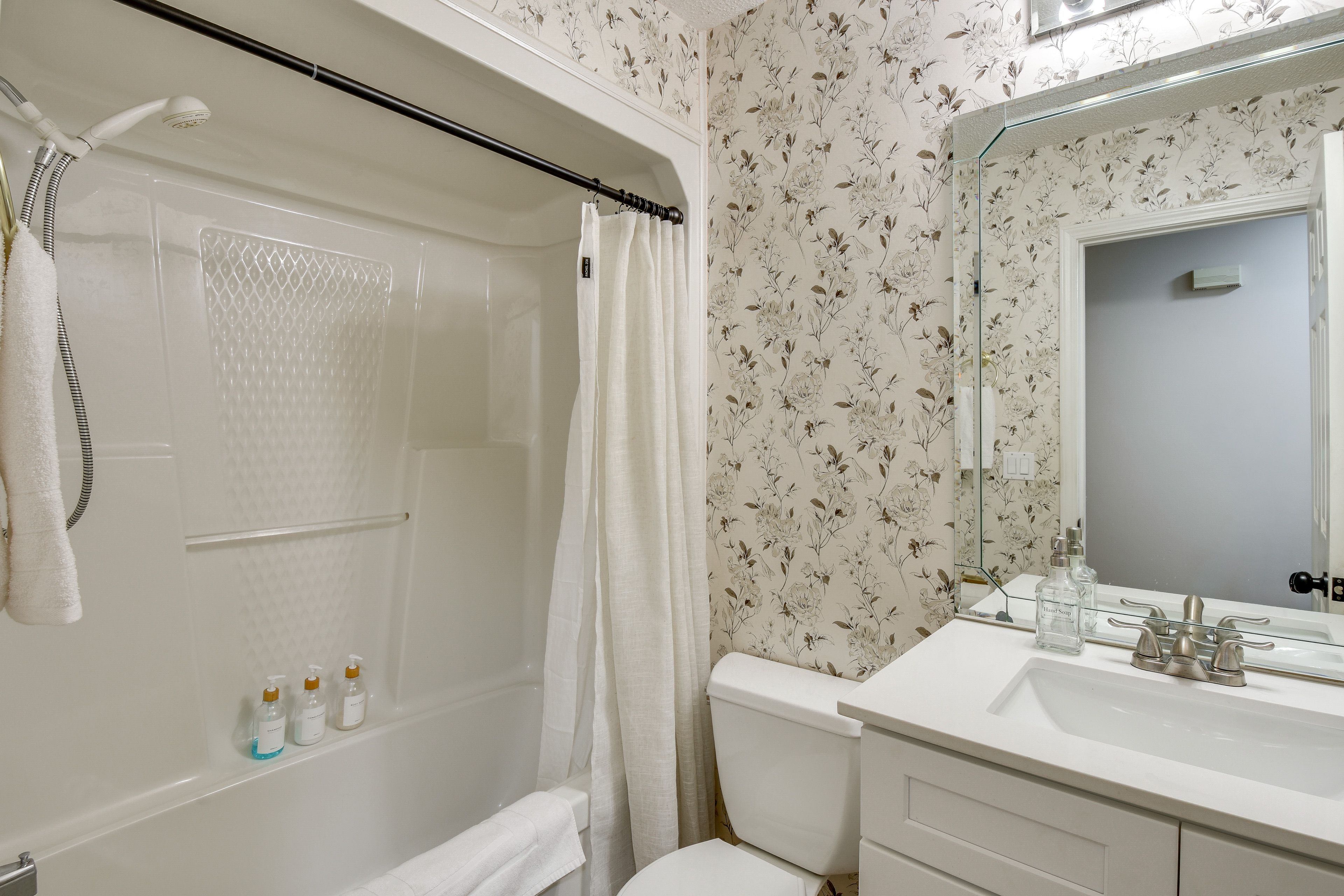Full Bathroom | 1st Floor