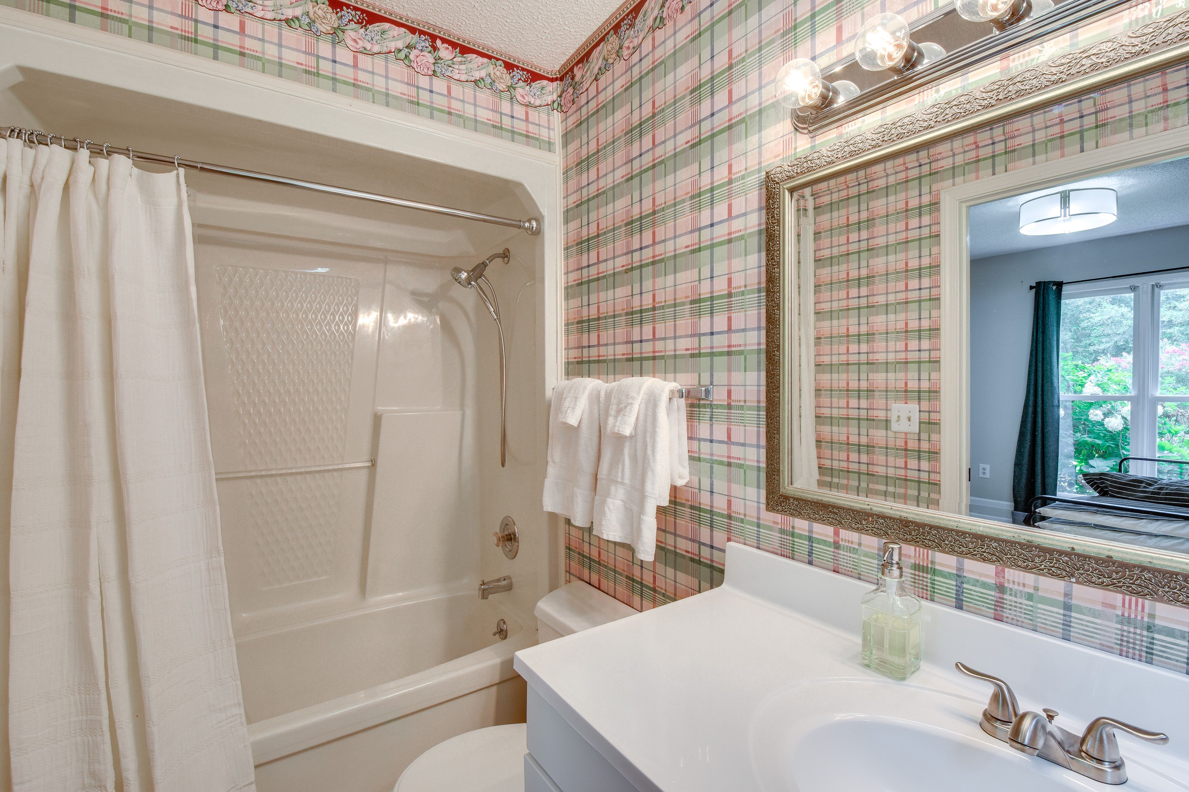 Full Bathroom | Basement Floor