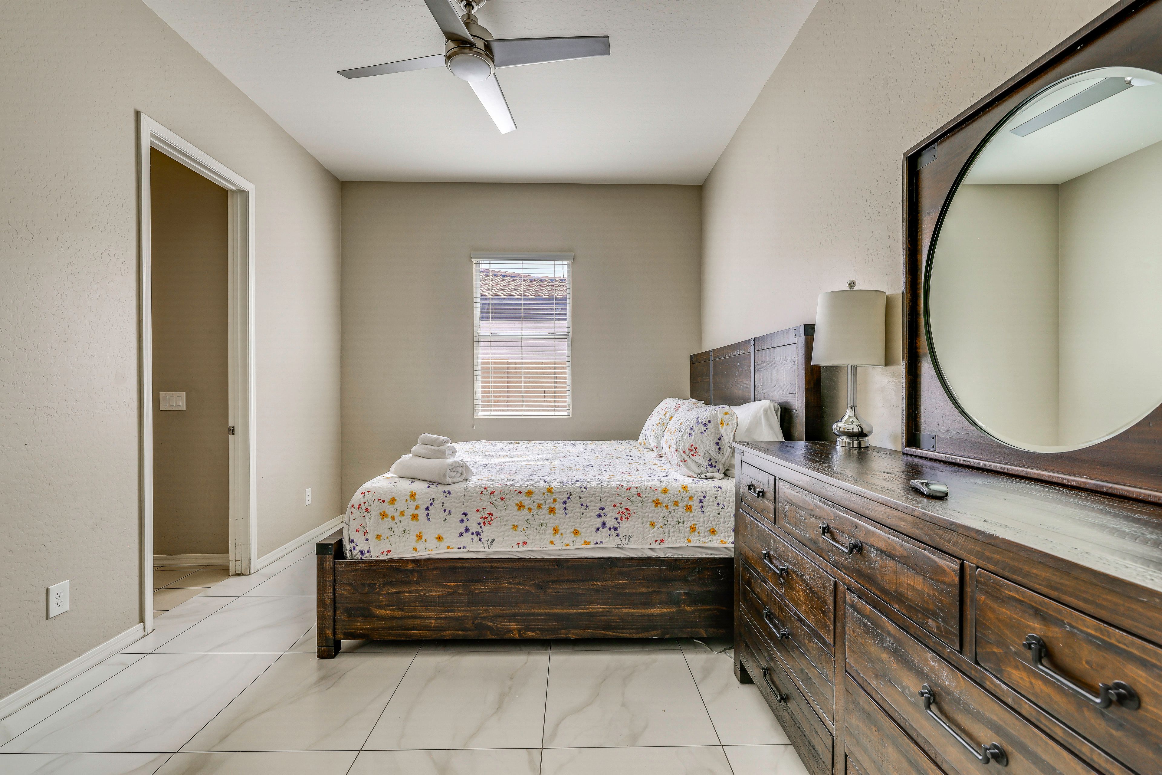 Bedroom 2 | King Bed